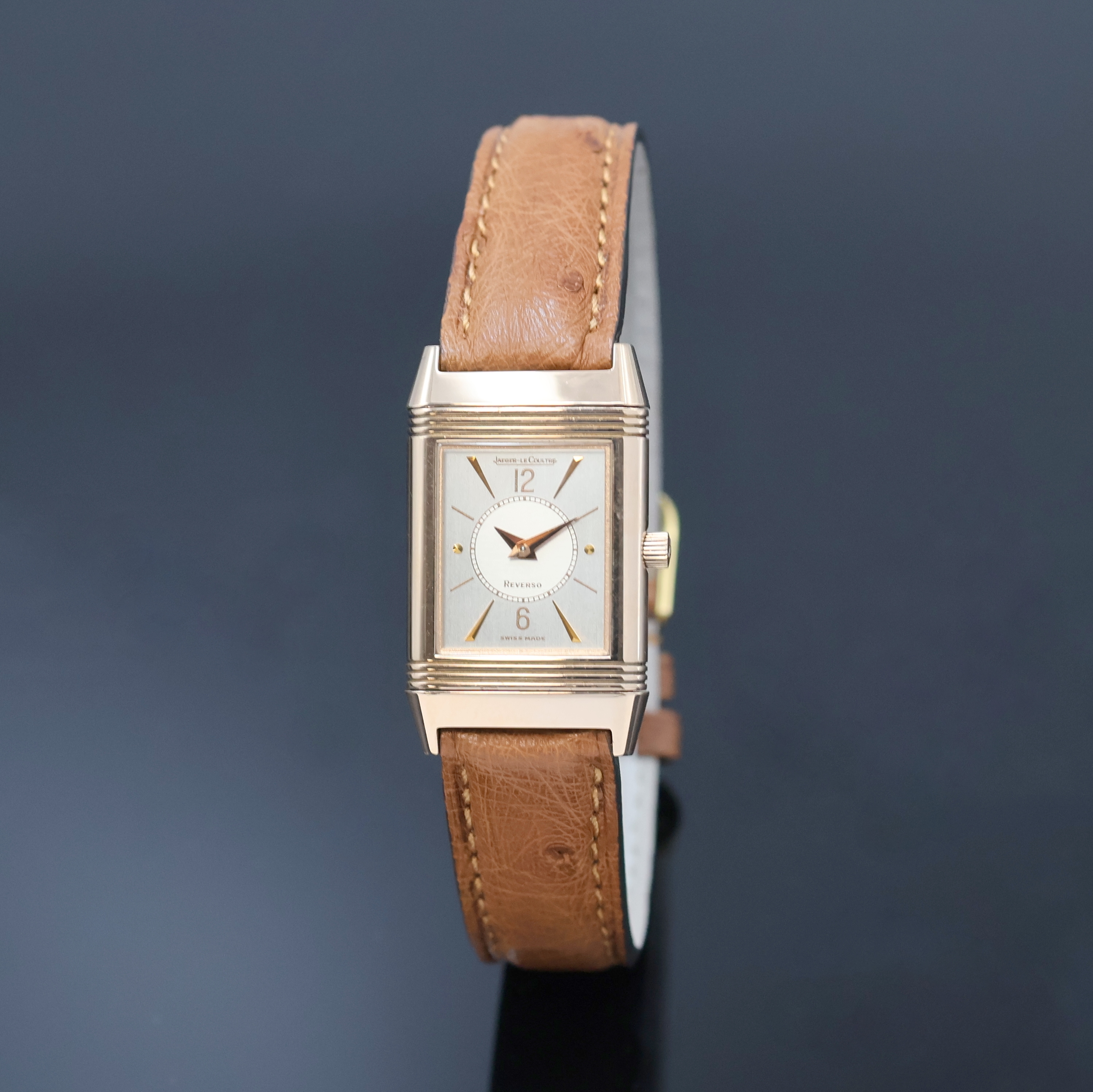 Image 27047317 - Jaeger-LeCoultre Reverso Damenarmbanduhr in RG 750/000 Referenz 260.2.86, Handaufzug, um ...