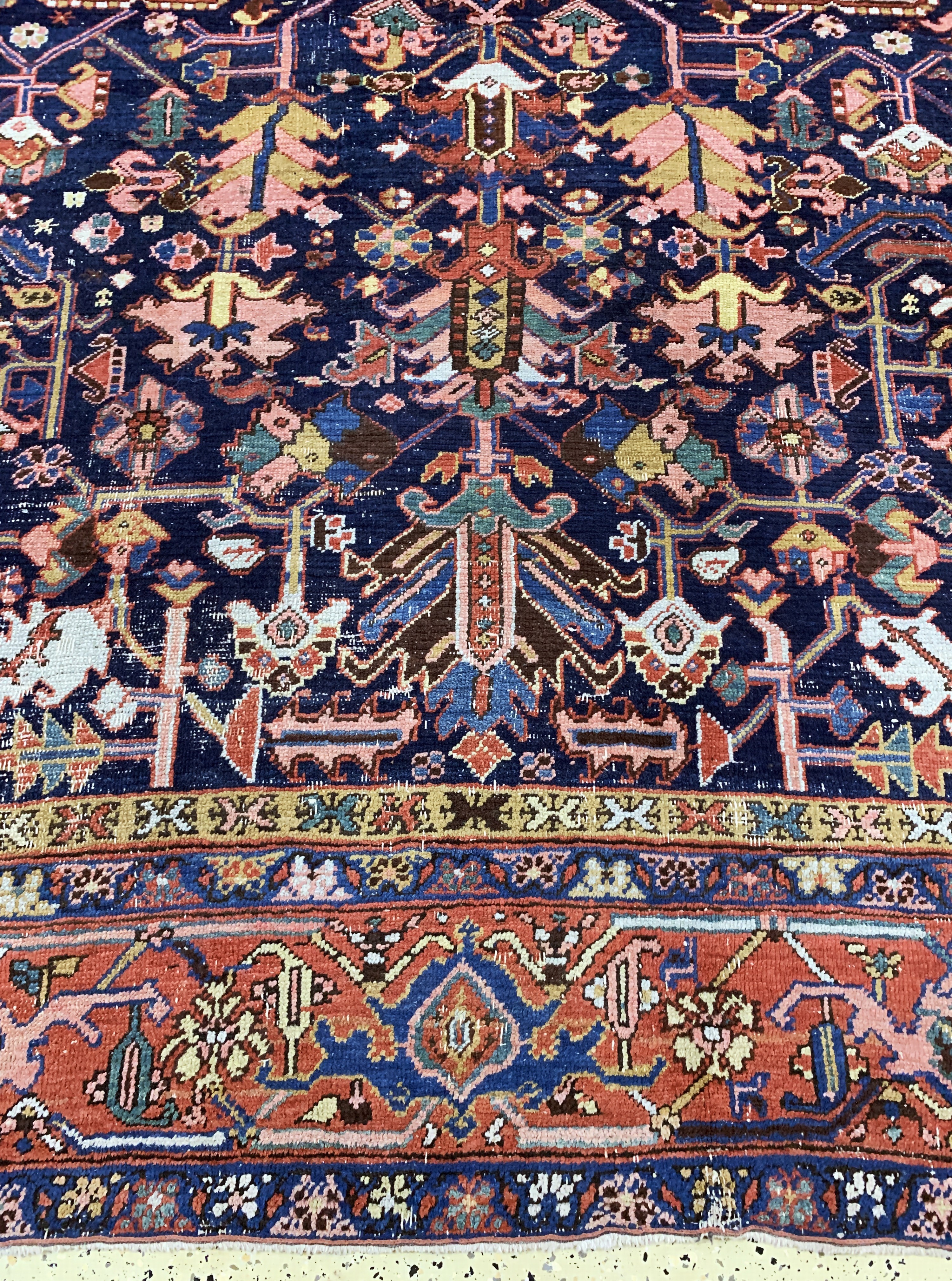 Detail b: Antiker Heriz, Persien, um 1900, Wolle auf Baumwolle, ca. 400 x 303 cm, EHZ: 3