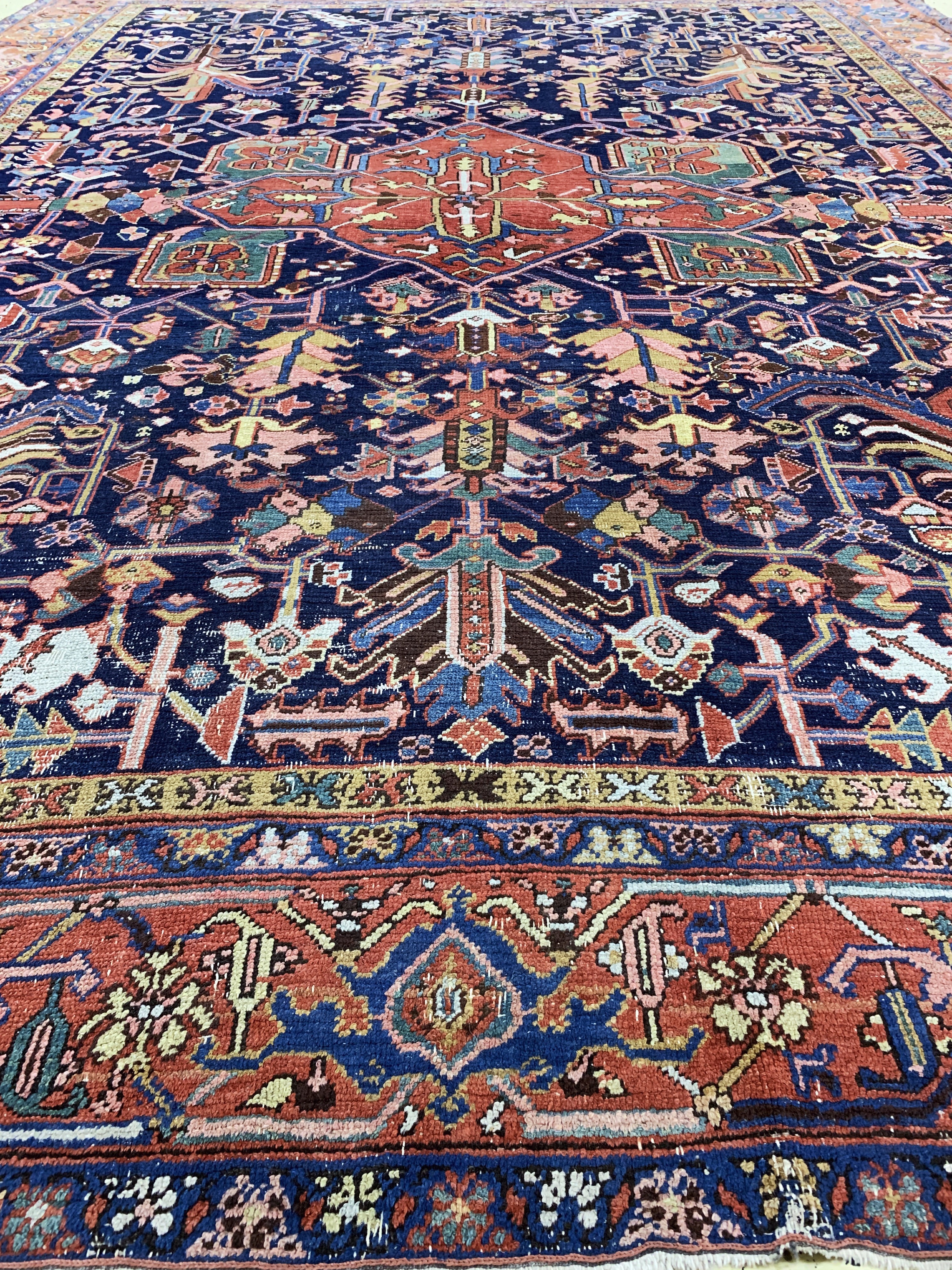 Detail j: Antiker Heriz, Persien, um 1900, Wolle auf Baumwolle, ca. 400 x 303 cm, EHZ: 3
