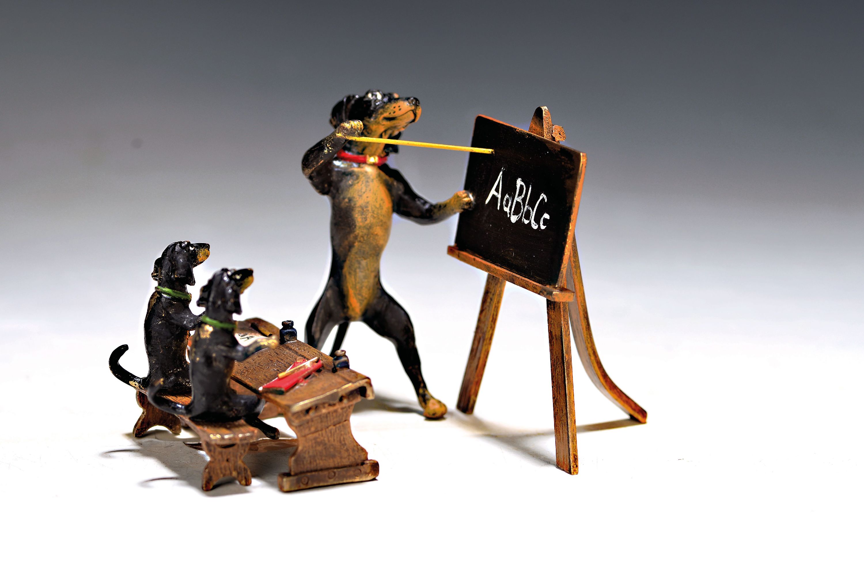 Image 27047597 - Wiener Bronze, Dackelschule, sign. Franz Bergmann, Lehrer an der Tafel mit zwei ...