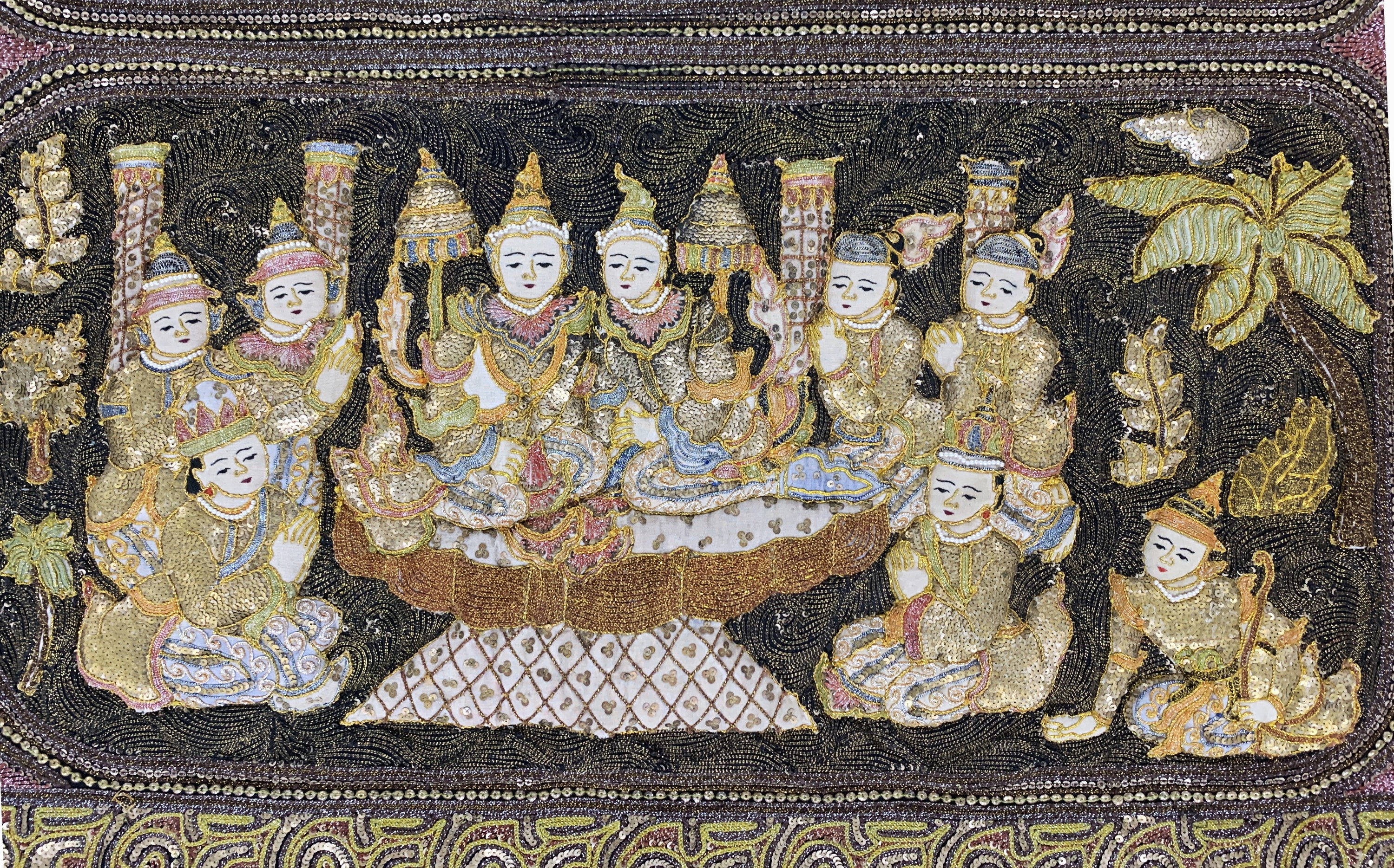 Detail g: "Kalaga"Stickerei, Burma, Anfang 20.Jhd, Metallstickerei mit Glassperlen, ca. 347 x 160 cm, EHZ: 2