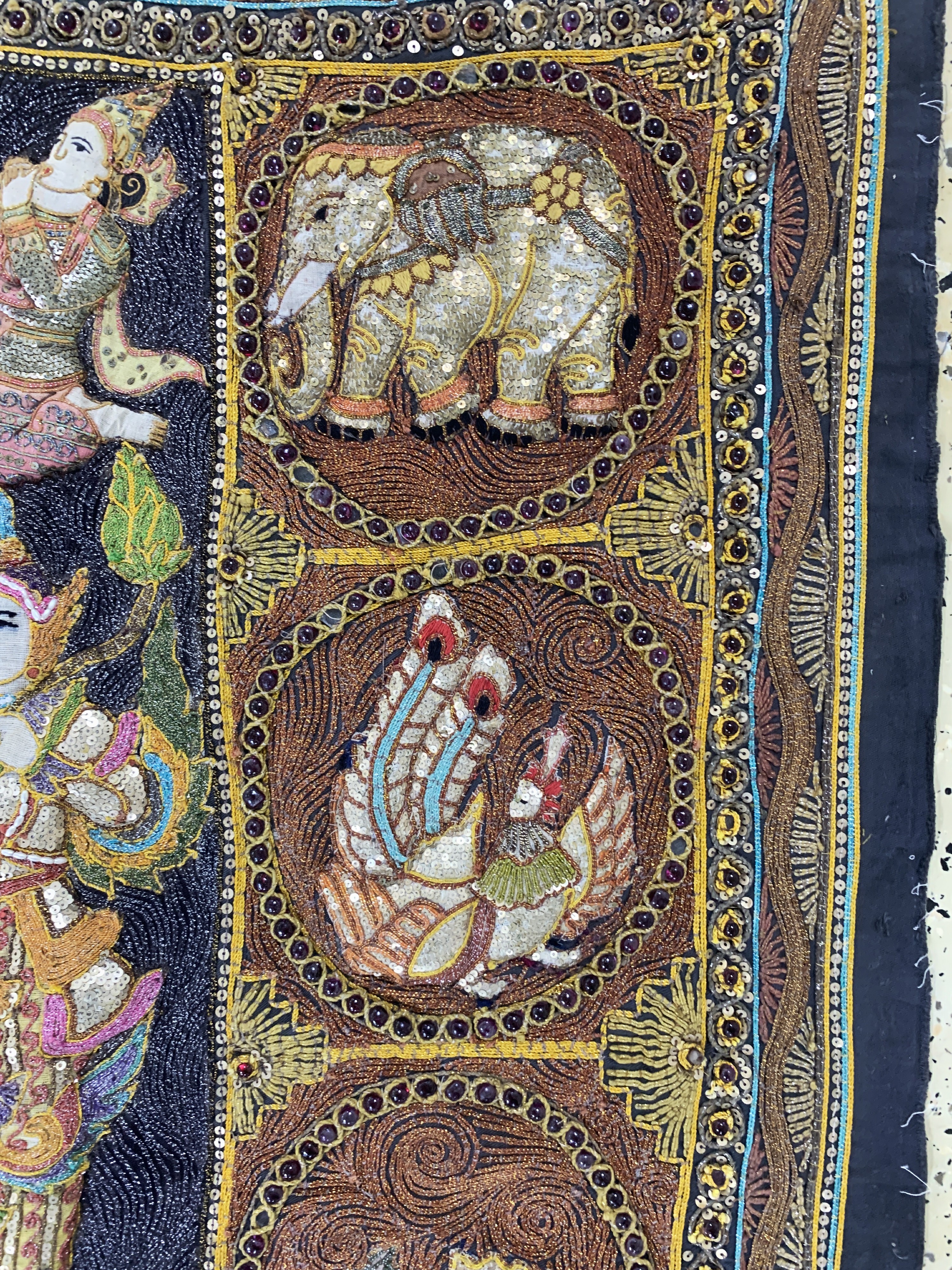 Detail c: "Kalaga"Stickerei, Burma, Anfang 20.Jhd, Metallstickerei mit Glasperlen, ca. 160 x 125 cm, EHZ: 2