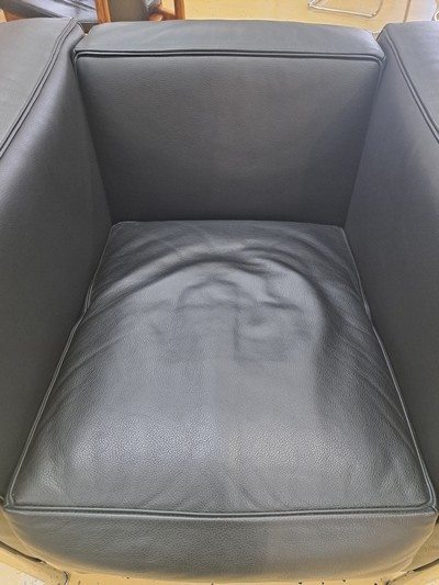 27047585c - Armlehnsessel LC2, Entw. Le Corbusier (1887 -1965), Ausführung Cassina, verchromtes ...