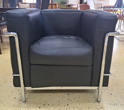27047585f - Armlehnsessel LC2, Entw. Le Corbusier (1887 -1965), Ausführung Cassina, verchromtes ...