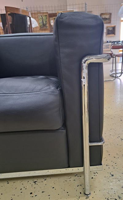 27047585i - Armlehnsessel LC2, Entw. Le Corbusier (1887 -1965), Ausführung Cassina, verchromtes ...