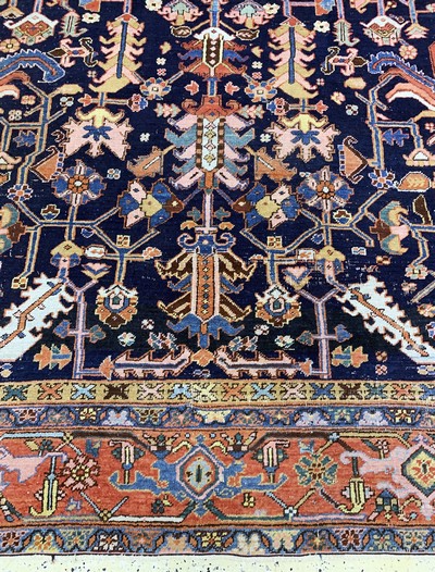 27047591h - Antiker Heriz, Persien, um 1900, Wolle auf Baumwolle, ca. 400 x 303 cm, EHZ: 3 ...
