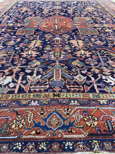 27047591j - Antiker Heriz, Persien, um 1900, Wolle auf Baumwolle, ca. 400 x 303 cm, EHZ: 3 ...