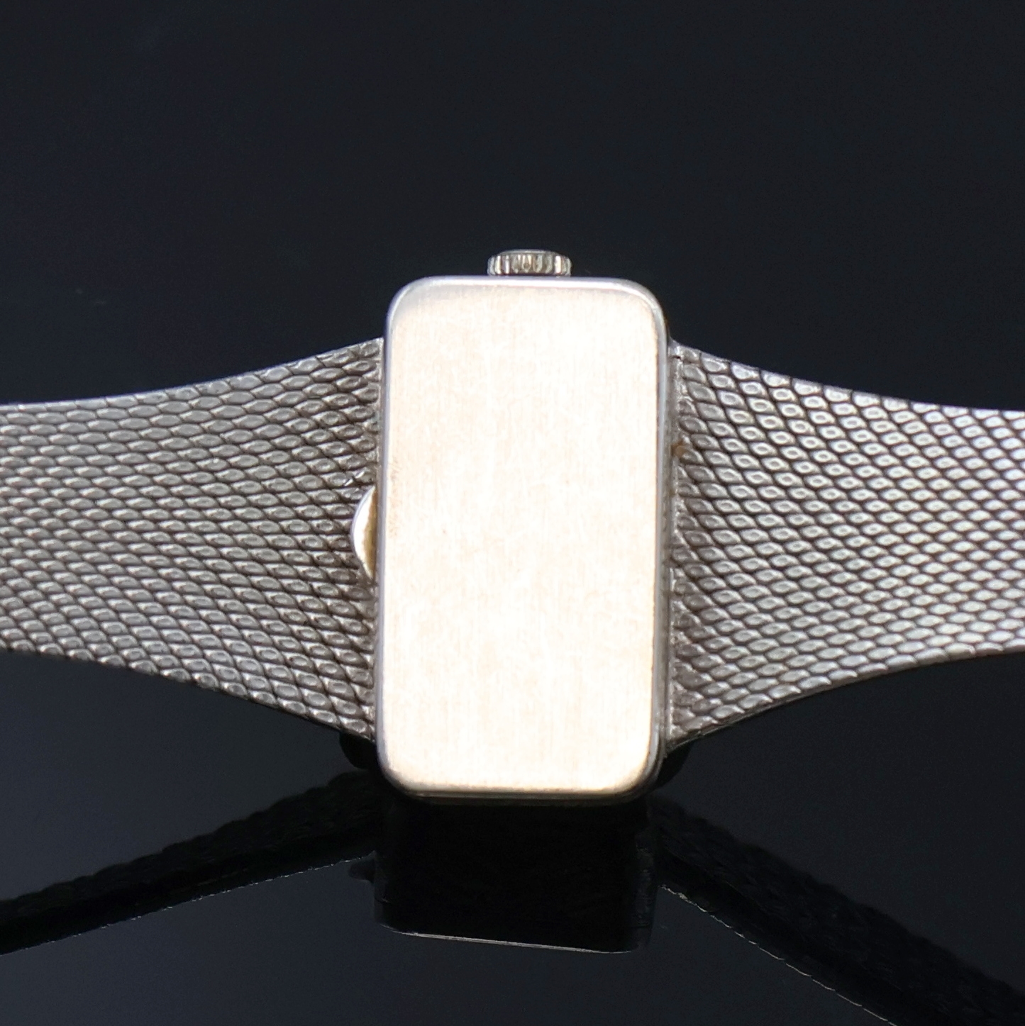 Detail f: Damenarmbanduhr bezeichnet Alpina in WG 750/000, Schweiz um 1965, Handaufzug, Boden aufgedr., Goldband, Lapislazuli-Zifferbl., silb. Zeiger, verg. ...