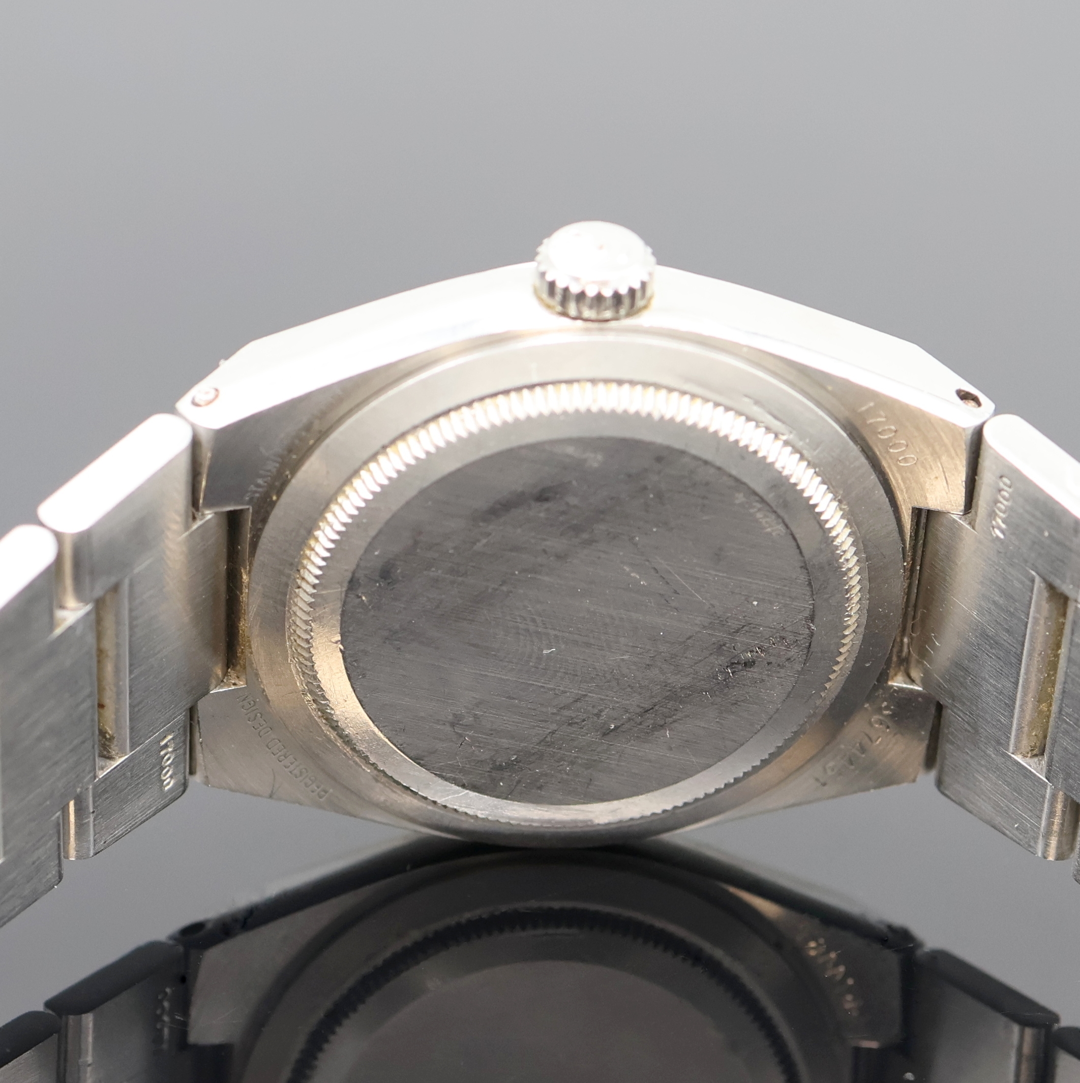 Detail f: ROLEX Datejust Oysterquartz Herrenarmbanduhr in Stahl Referenz 17000, Schweiz um 1978, unpoliertes Gehäuse am orig. Gliederband m. Faltschl., Boden ...