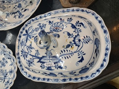 27047604a - 21 Teile Porzellan, Meissen, um 1890 und später, meist 1. Wahl, blaues Zwiebelmuster ...