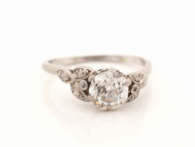 27047610a - Platin Diamant-Ring, um 1860/70, Pt gepr., 1 Altschliff-Diamant ca. 1.30 ct ...