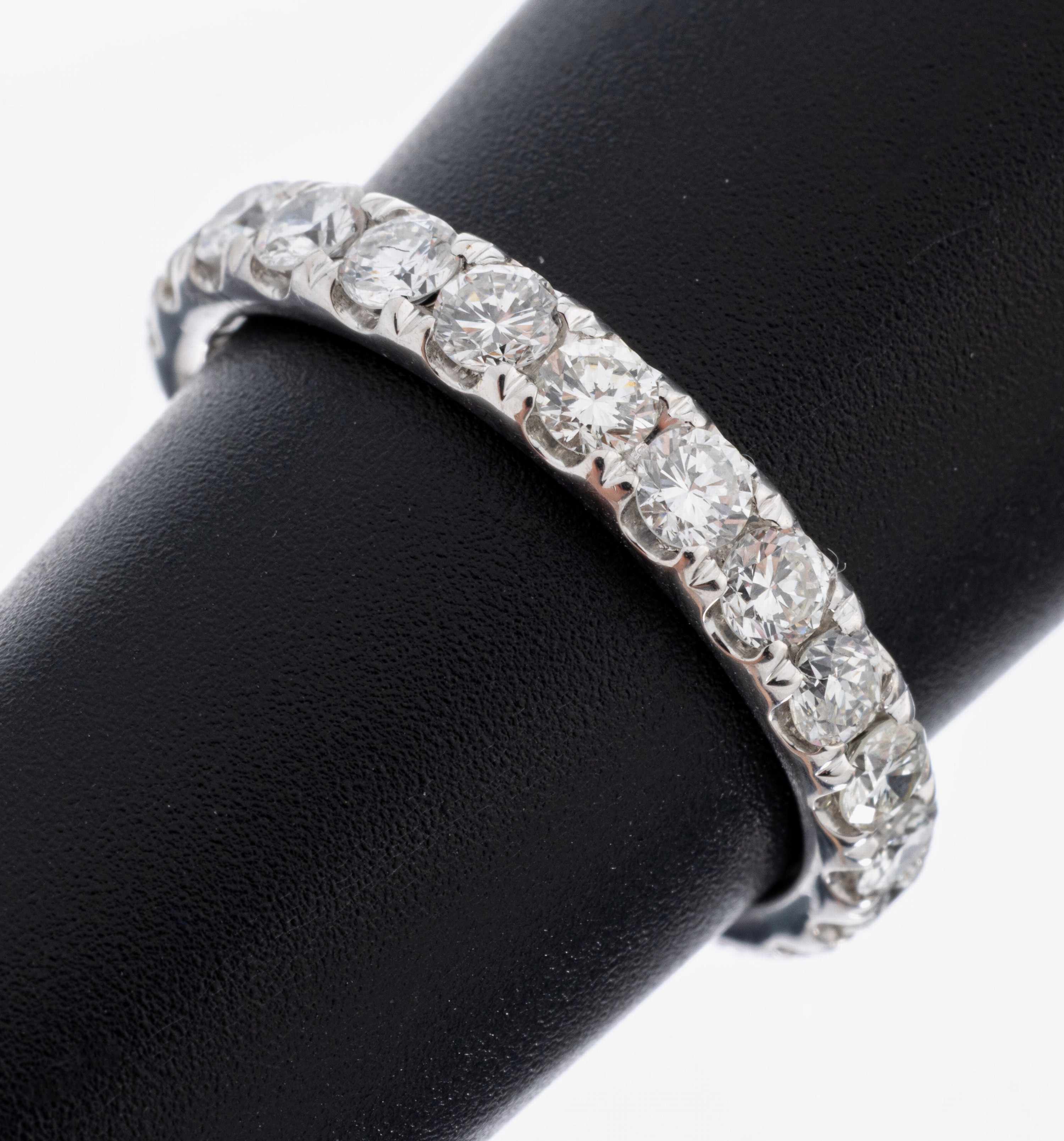 Image 27047720 - 14 kt gold brilliant-memoryring , WG 585/000, 23 brilliants total approx. 1.84 ct ...