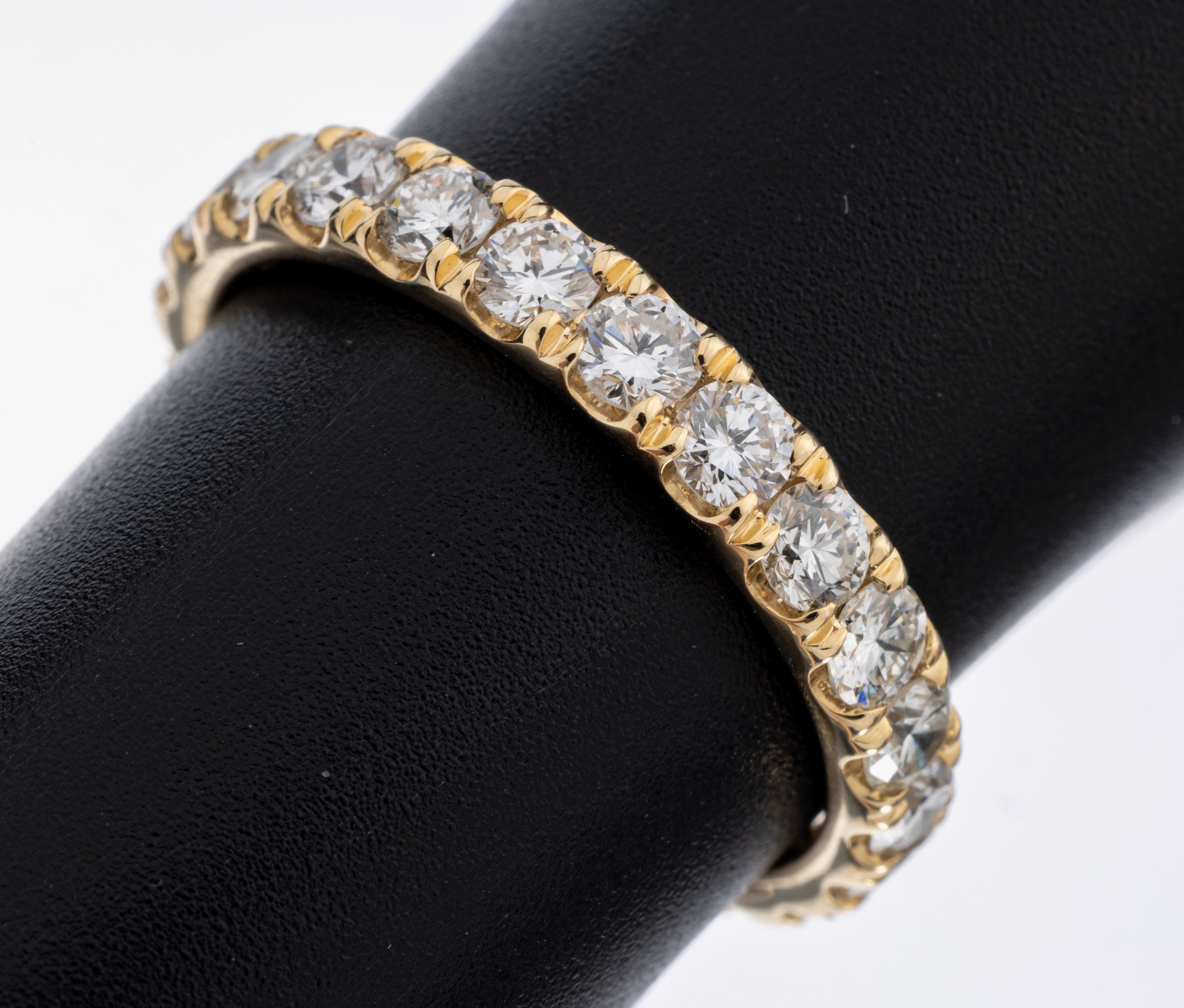 Image 27047731 - 14 kt Gold Brillant-Memoryring, GG 585/000,23 Brillanten zus. ca. 1.85 ct (grav.) ...