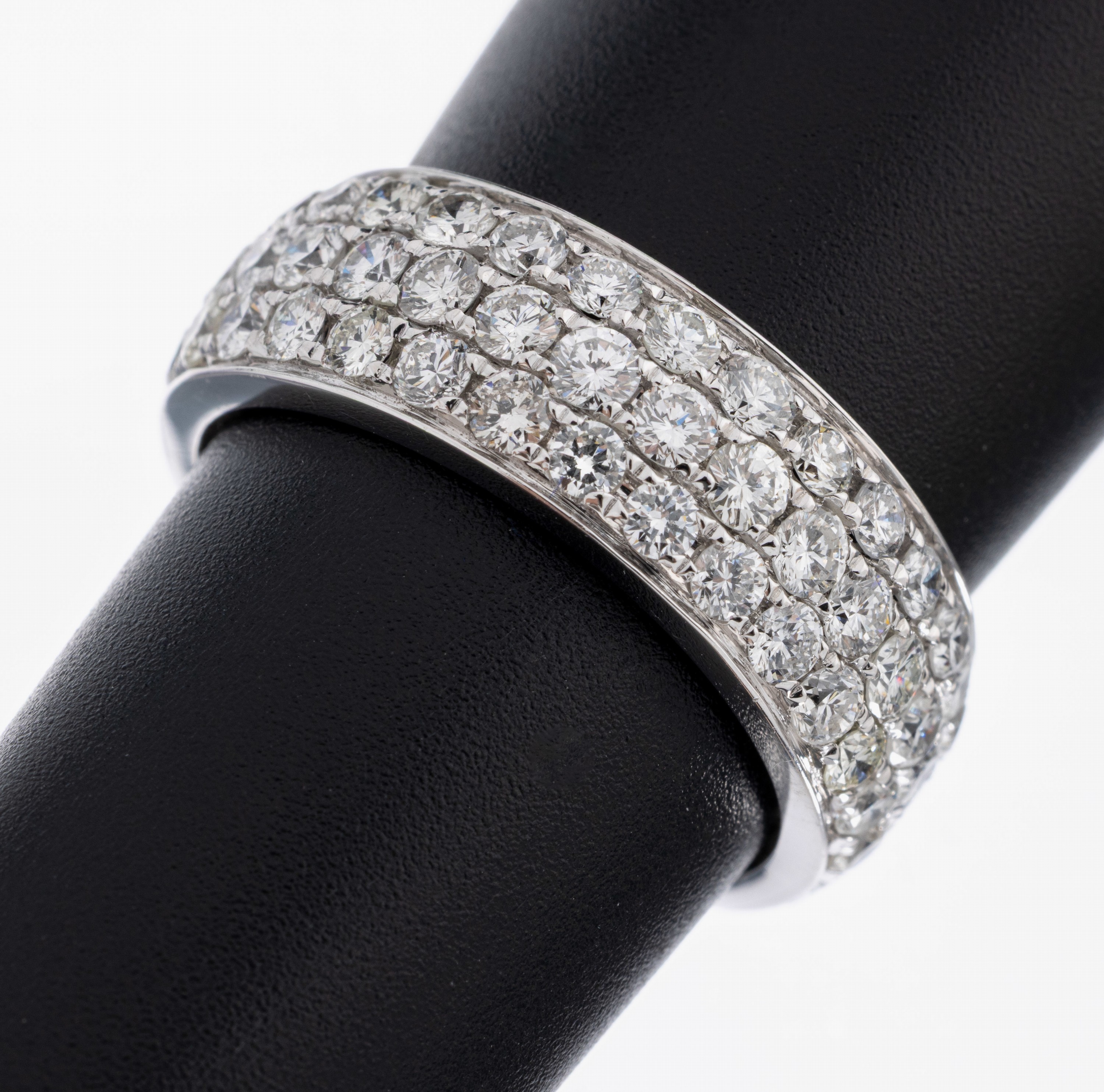 Image 27047770 - 14 kt Gold Brillant-Ring, WG 585/000, 3 -rhg. bes. mit Brillanten zus. ca. 3.21 ct ...