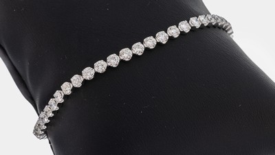 Image 14 kt Gold Brillant-Rivierearmband, WG 585/000, 48 Brillanten zus. ca. 4.36 ct (grav.) ...