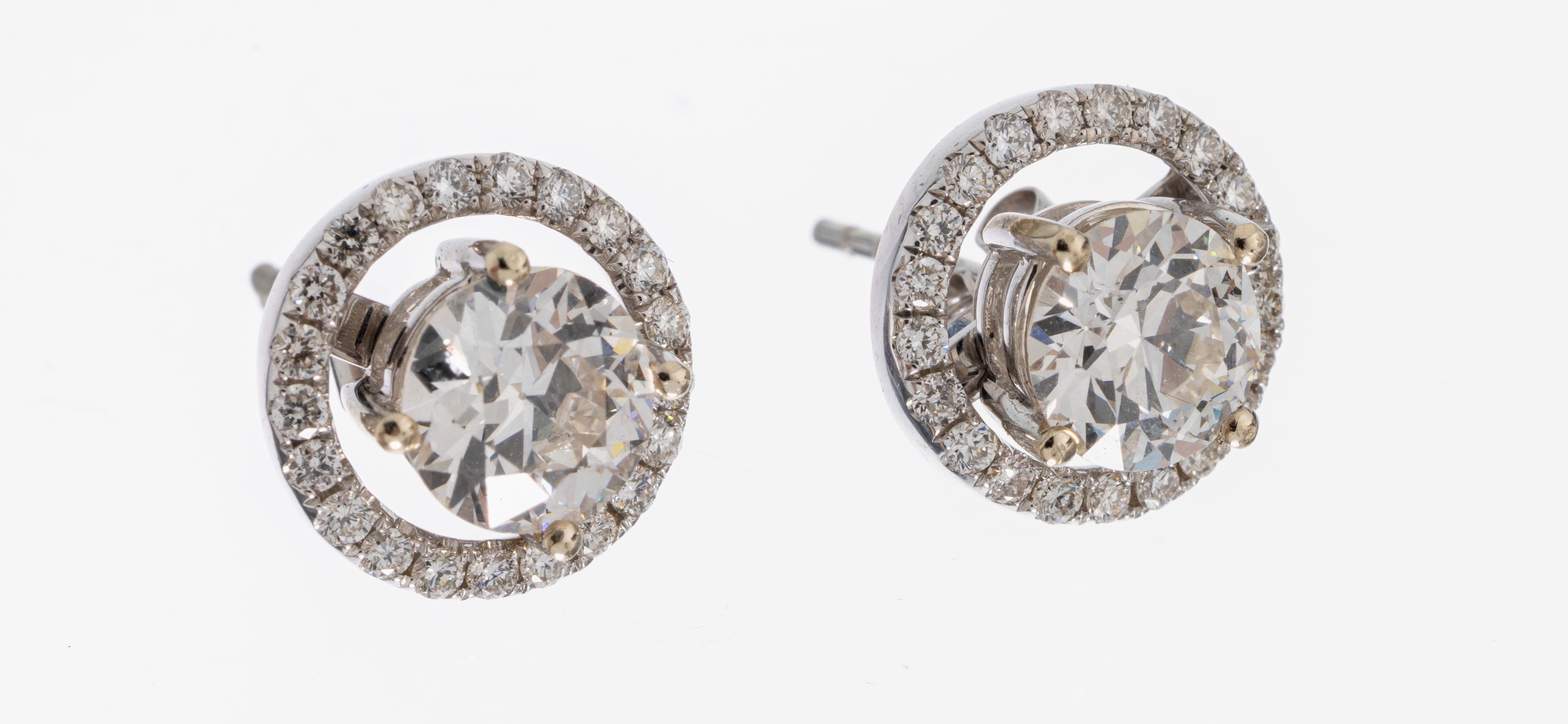 Image 27047874 - Paar 18 kt Gold Diamant-Ohrstecker, WG 750/000, 2 Altschliffdiamanten zus. ca. 1.90 ct ...