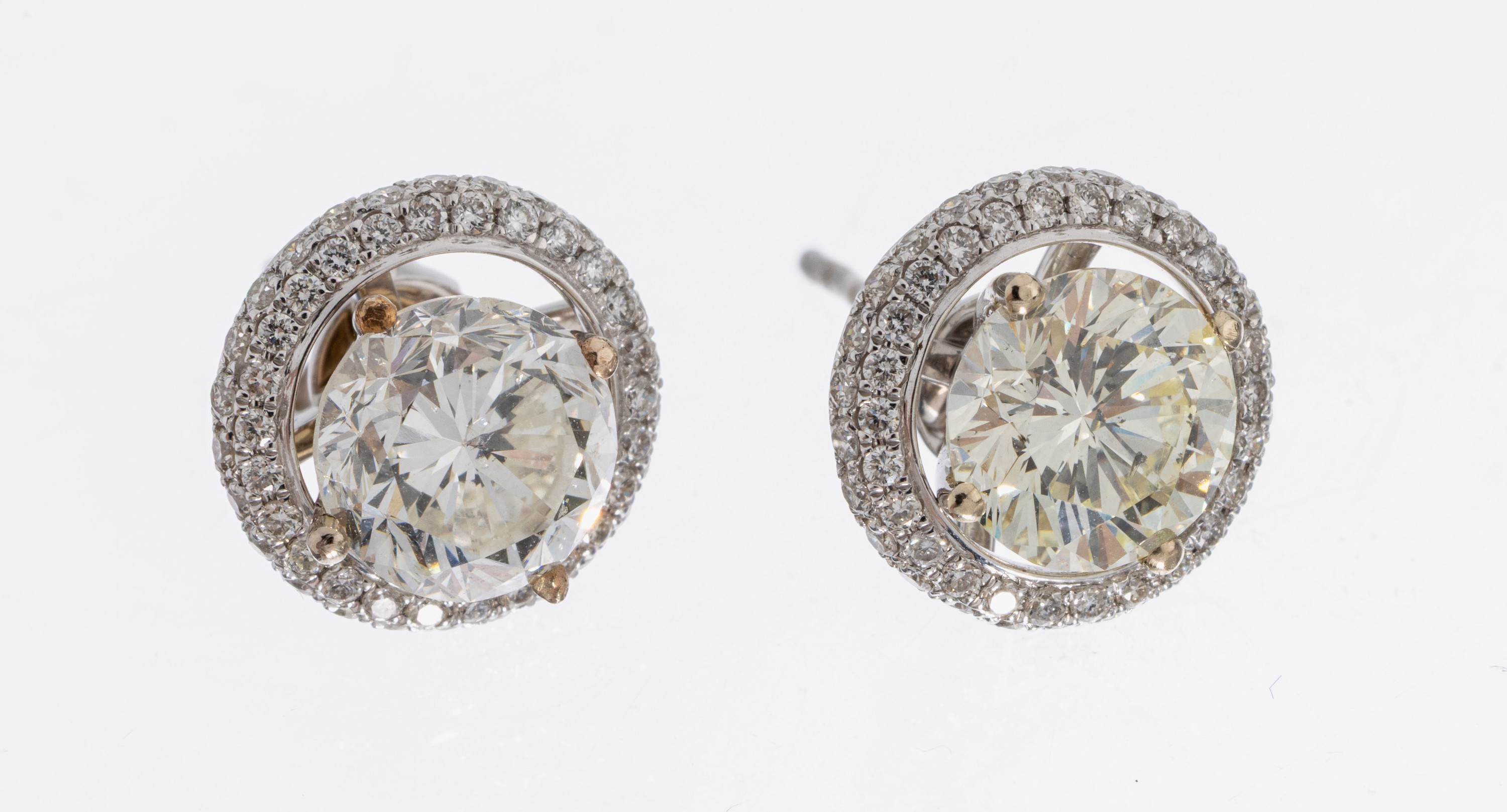 Image 27047875 - Pair of 18 kt gold brilliant-earrings , WG 750/000, 2 brilliants total approx. 2.75 ct ...