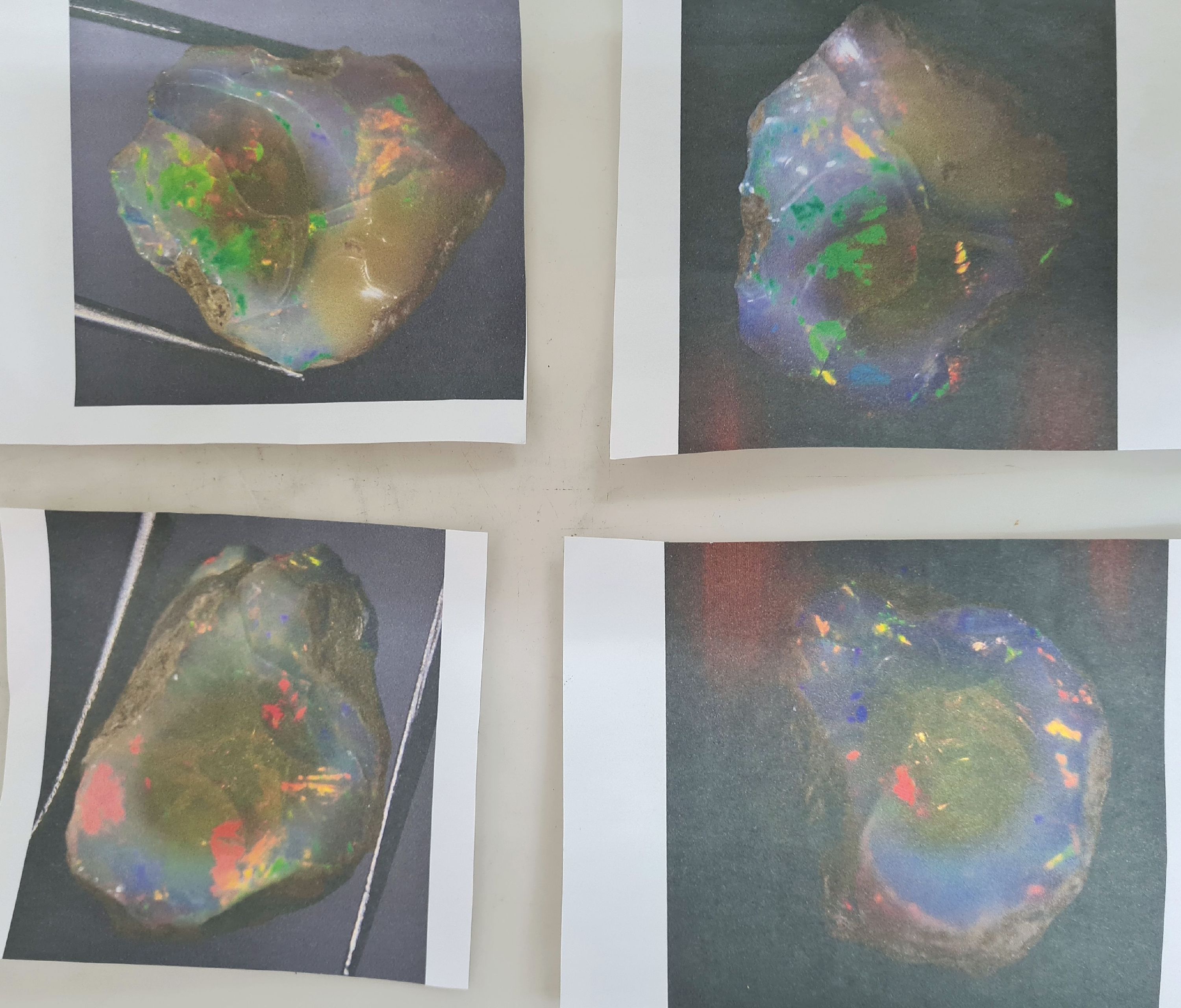 Detail d: Sammlung aus 6 natürlichen äthiopischen Opalen,1. Ct 32.70 grob 6.54g (4), 4 Rohopale von 20 -22 mm; 2. ein natürl. Opal ungeschliffen, geölt, ...