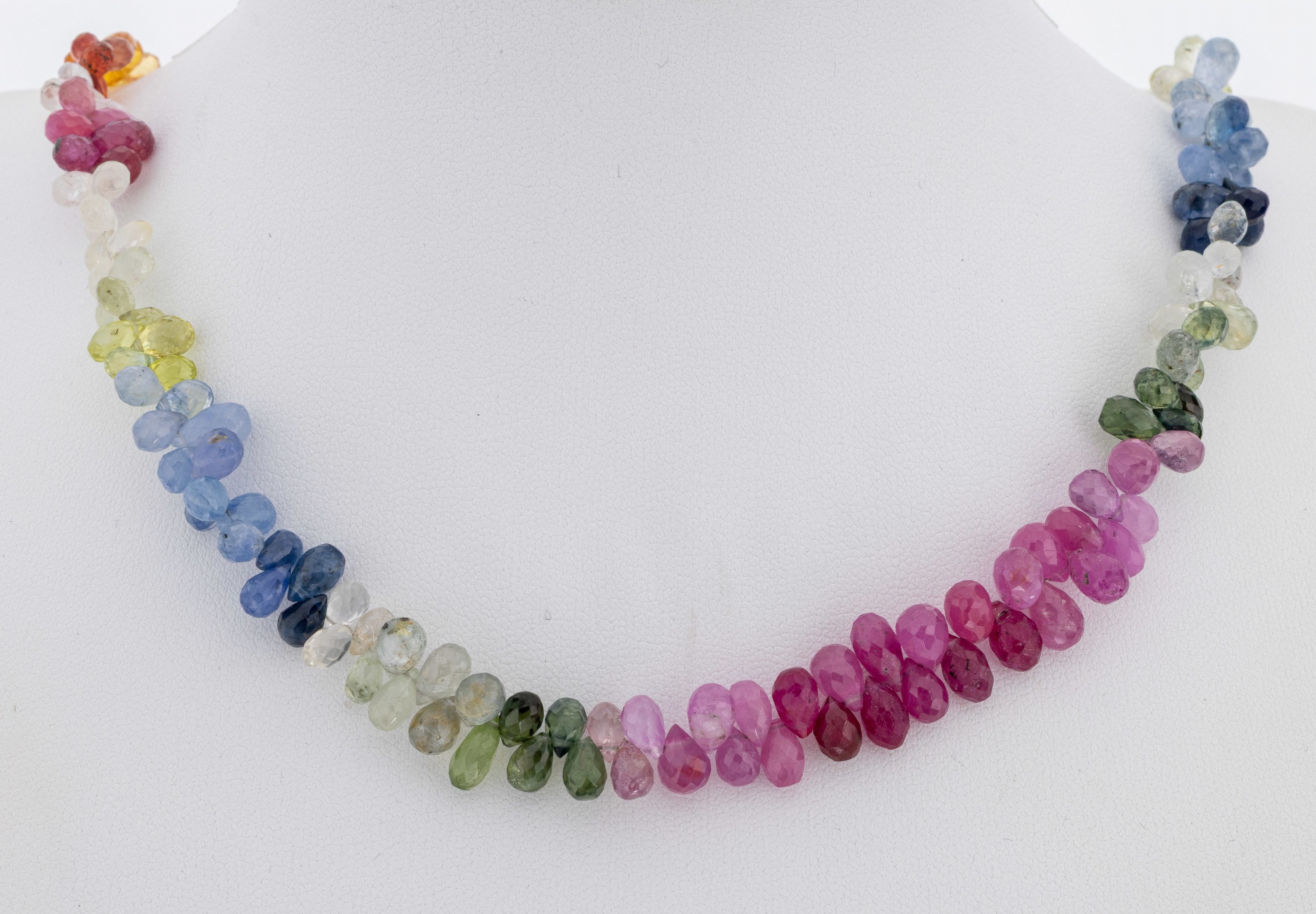 Image 27047944 - Saphir-Collier, facett. Saphir-Pampeln in versch. Farben, L. ca. 47 cm, Karabiner- ...