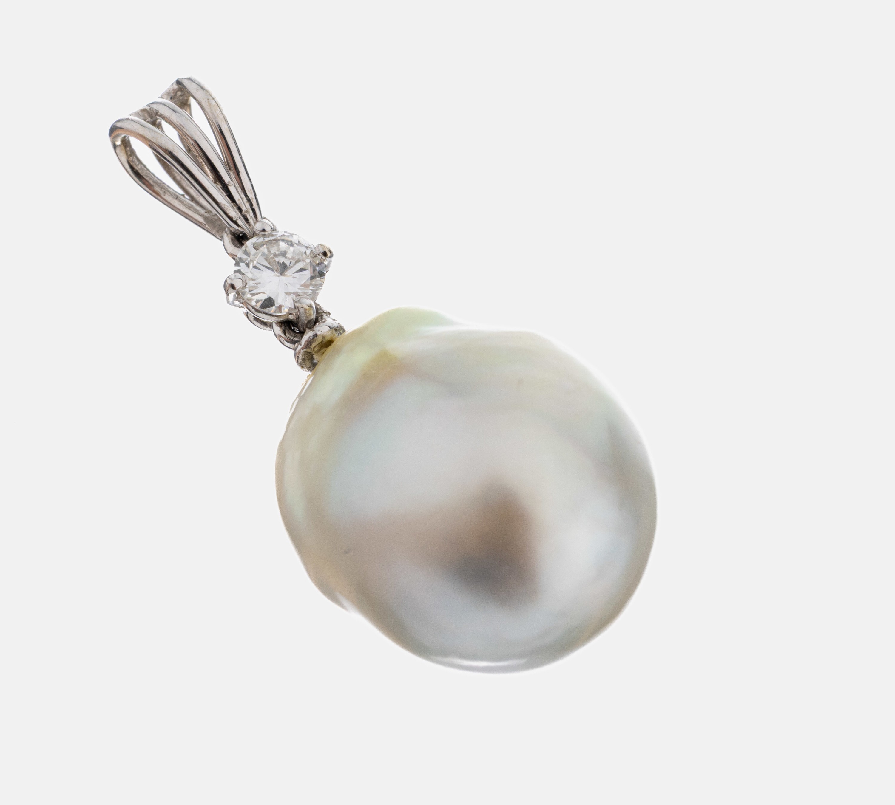 Image 27047953 - 18 kt Gold Perl-Brillant-Anhänger, WG 750/000 gepr., bewegl. abgehangene unrunde ...