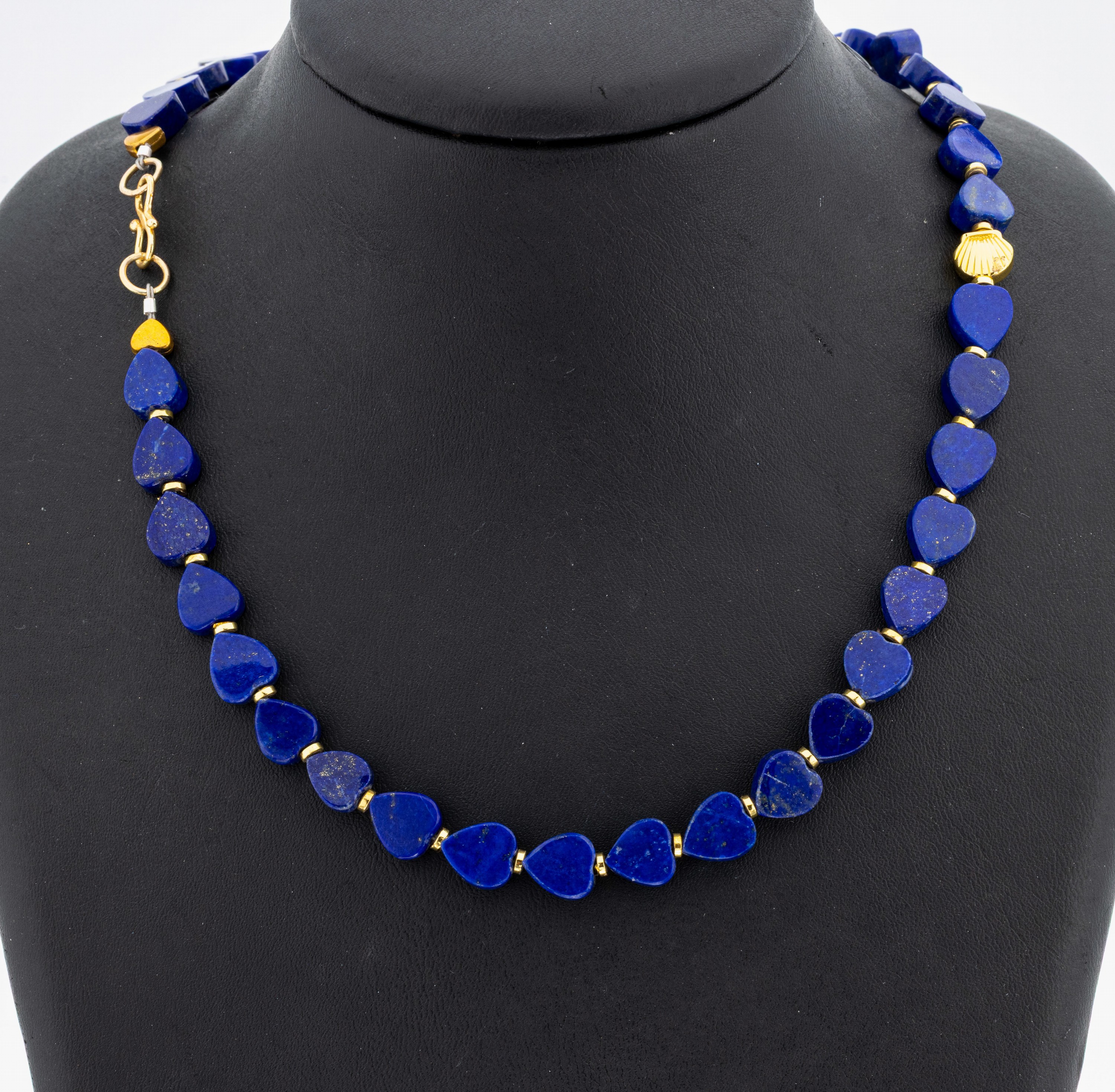 Image 27048008 - Lapis lazuli-necklace , heart shaped links, centered shell, intermediates metal gilt, l. ...