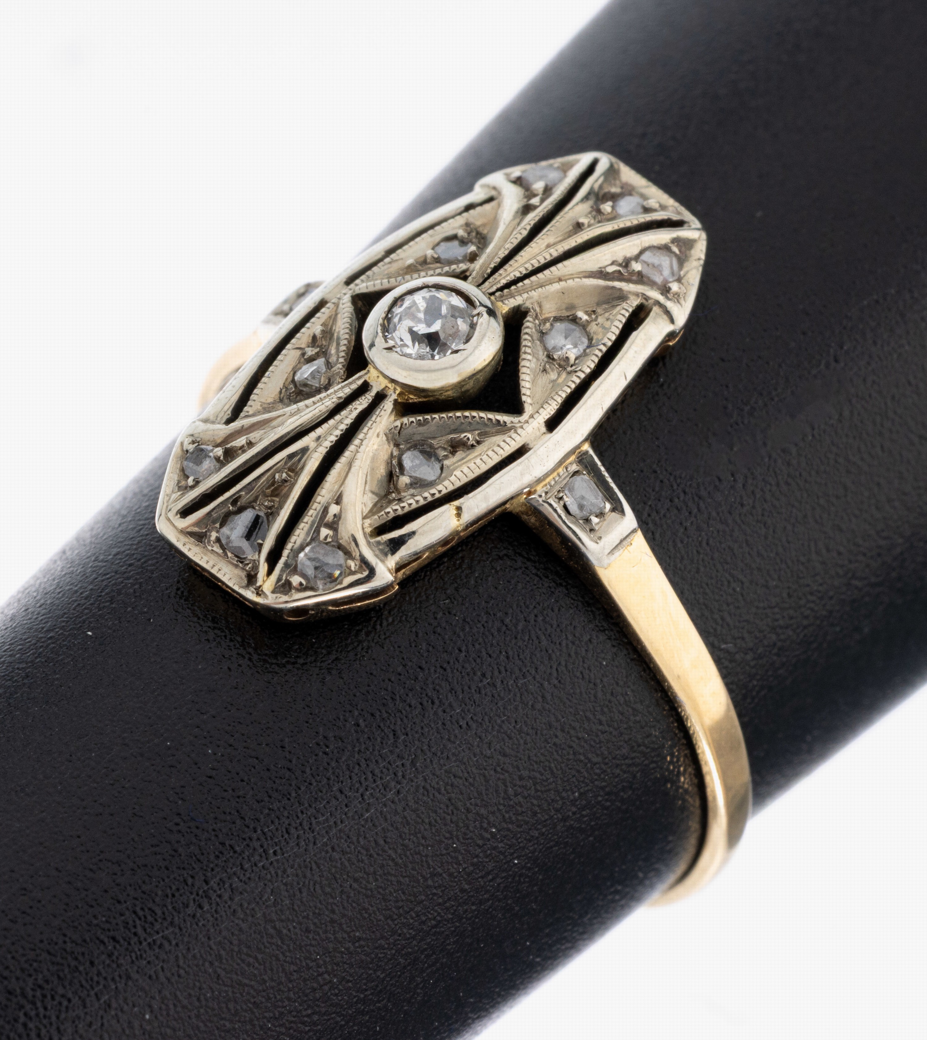 Image 27048013 - 14 kt Gold Diamant-Ring, um 1920, GG/WG 585/000, durchbrochen gearbeitet, 1 ...