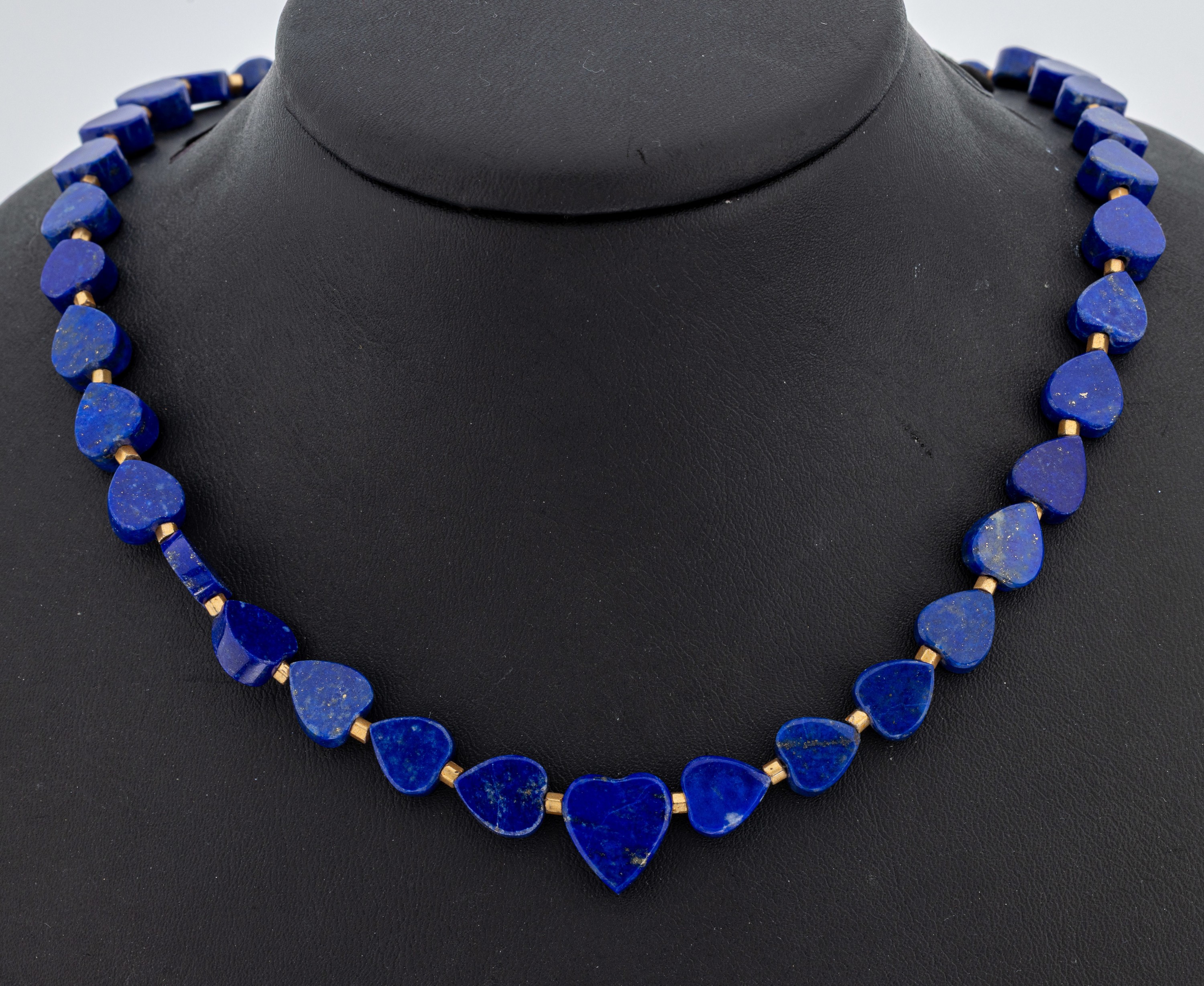 Image 27048024 - Lapislazuli-Collier, Lapislazuli-Herze im Verlauf, S-Schließe und Zwischenglieder ...
