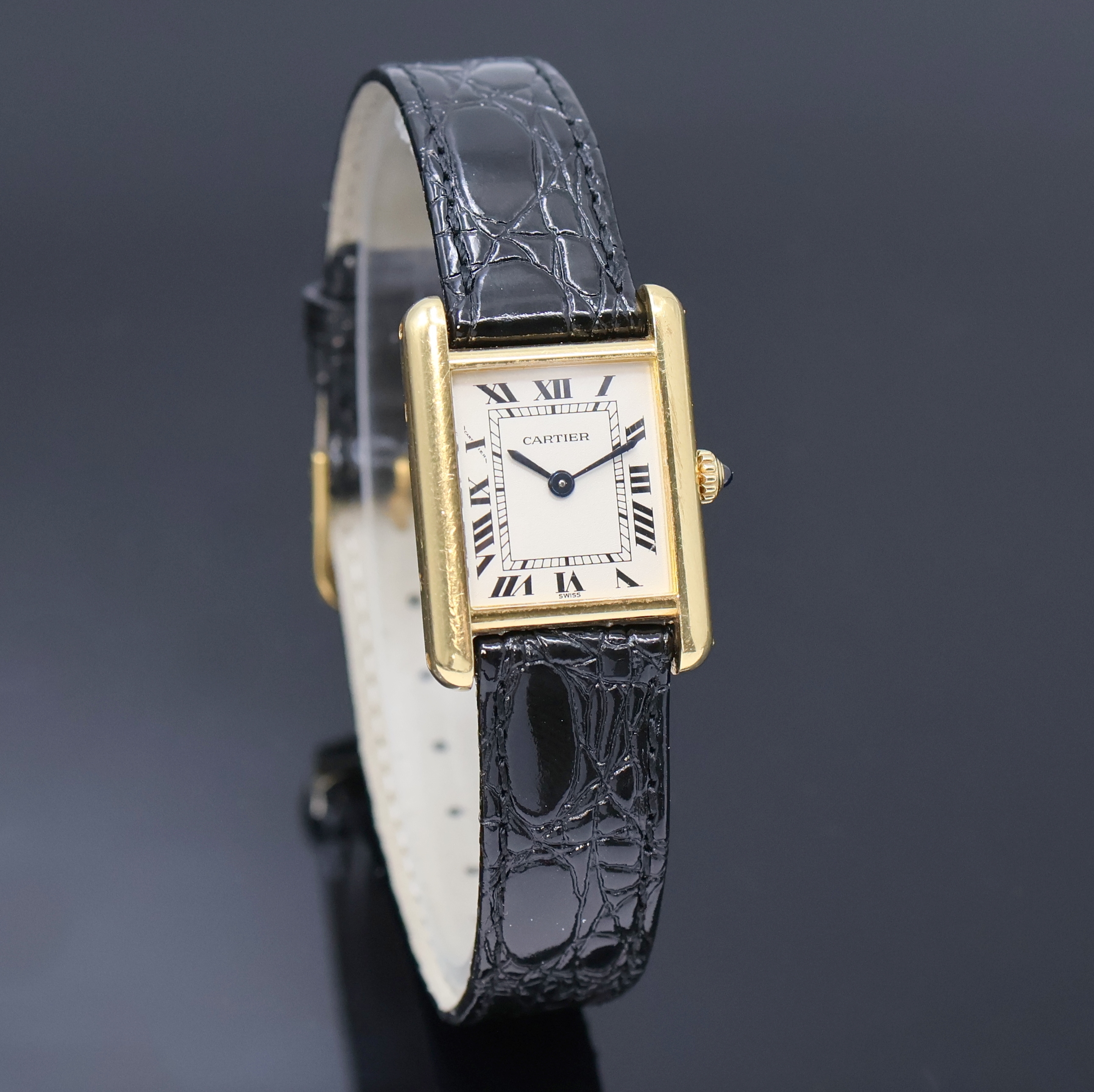 Detail b: CARTIER Tank Damenarmbanduhr in GG 750/000 Referenz 1151, Schweiz/Frankreich 1990er Jahre, quarz, Boden 4-fach verschr., matt silb. Zifferbl. m. ...