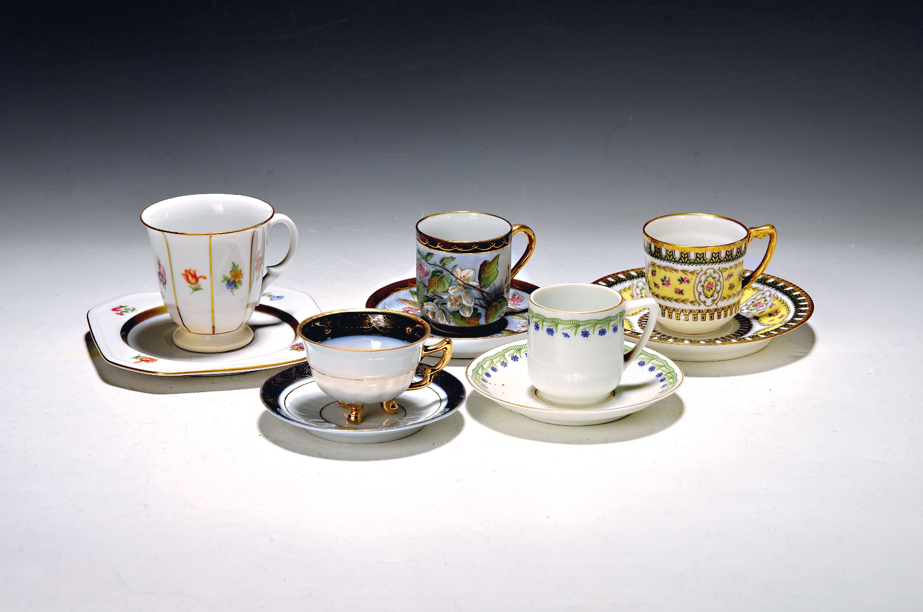 Image 27048049 - Konvolut aus 24 Sammeltassen, u.a Limoges, Haviland, 19./20.Jh., Porzellan, verschiedene ...