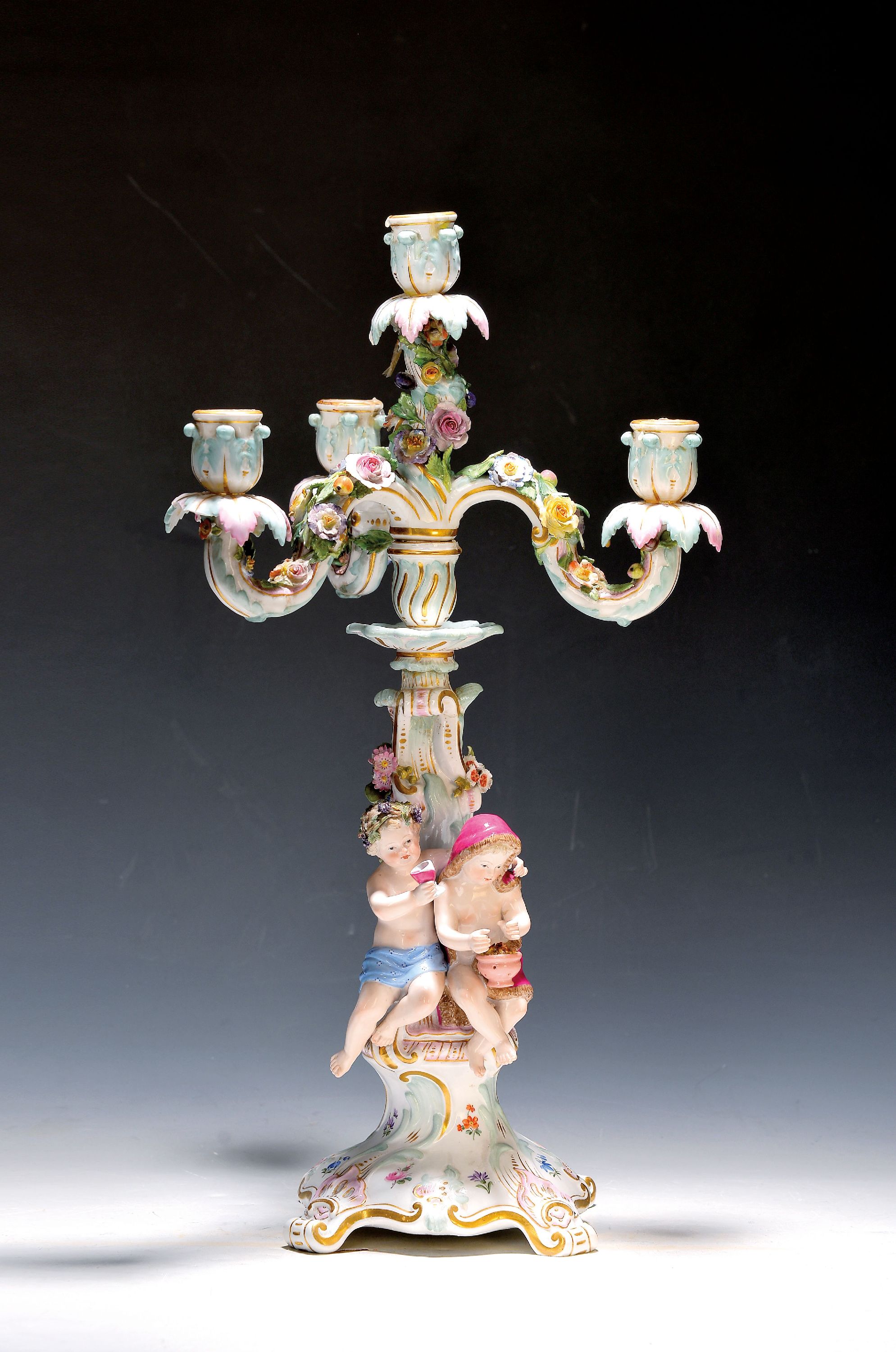 Image 27048076 - Chandelier with an allegory of autumn and winter, Meissen, pommel period, porcelain, ...