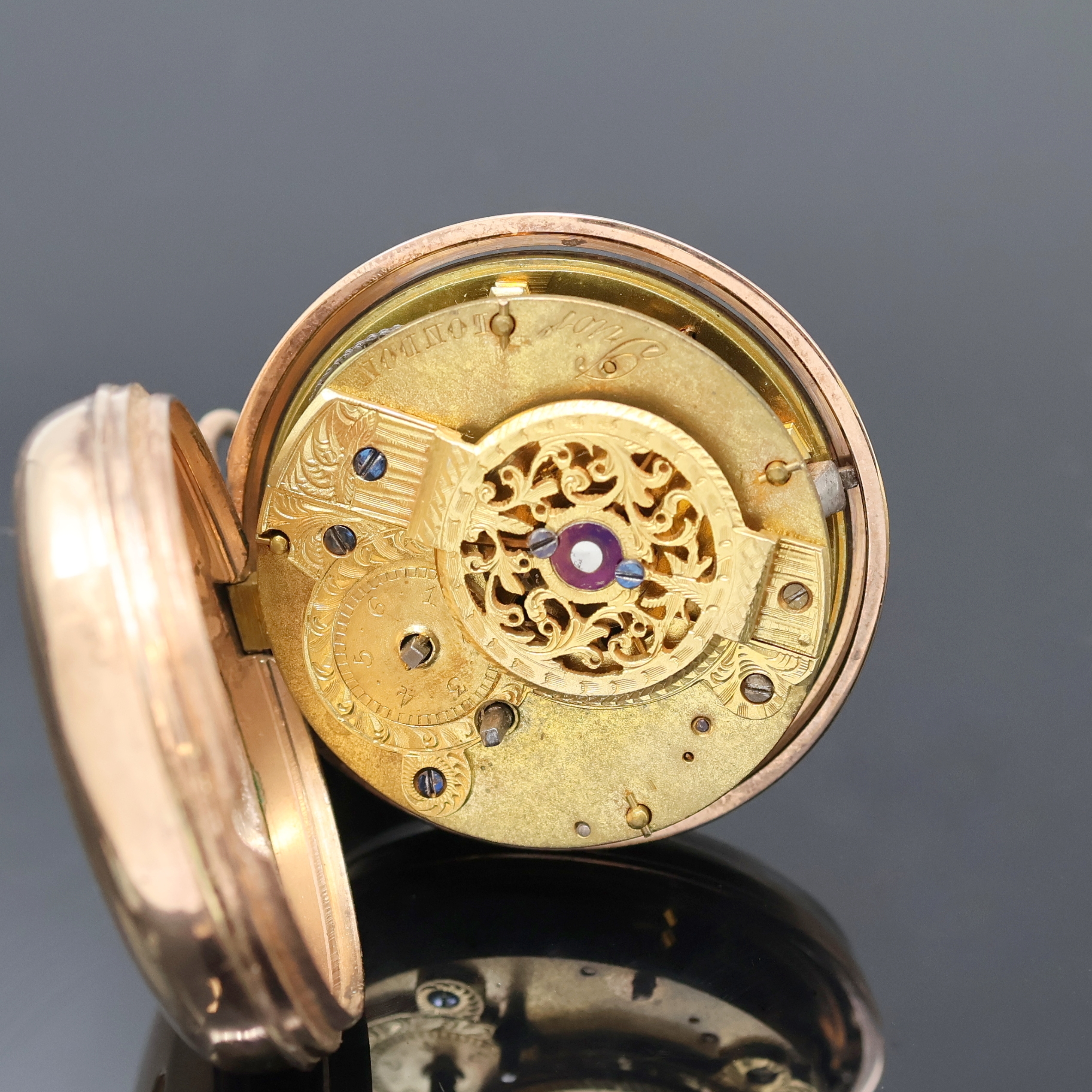 Detail b: PRIOR London vergoldete Spindeltaschenuhr, um 1820, Schlüsselaufzug, glattes Geh., Übergeh. fehlt, Emailzifferbl., röm. Zahlen, verg. Werk m. ...