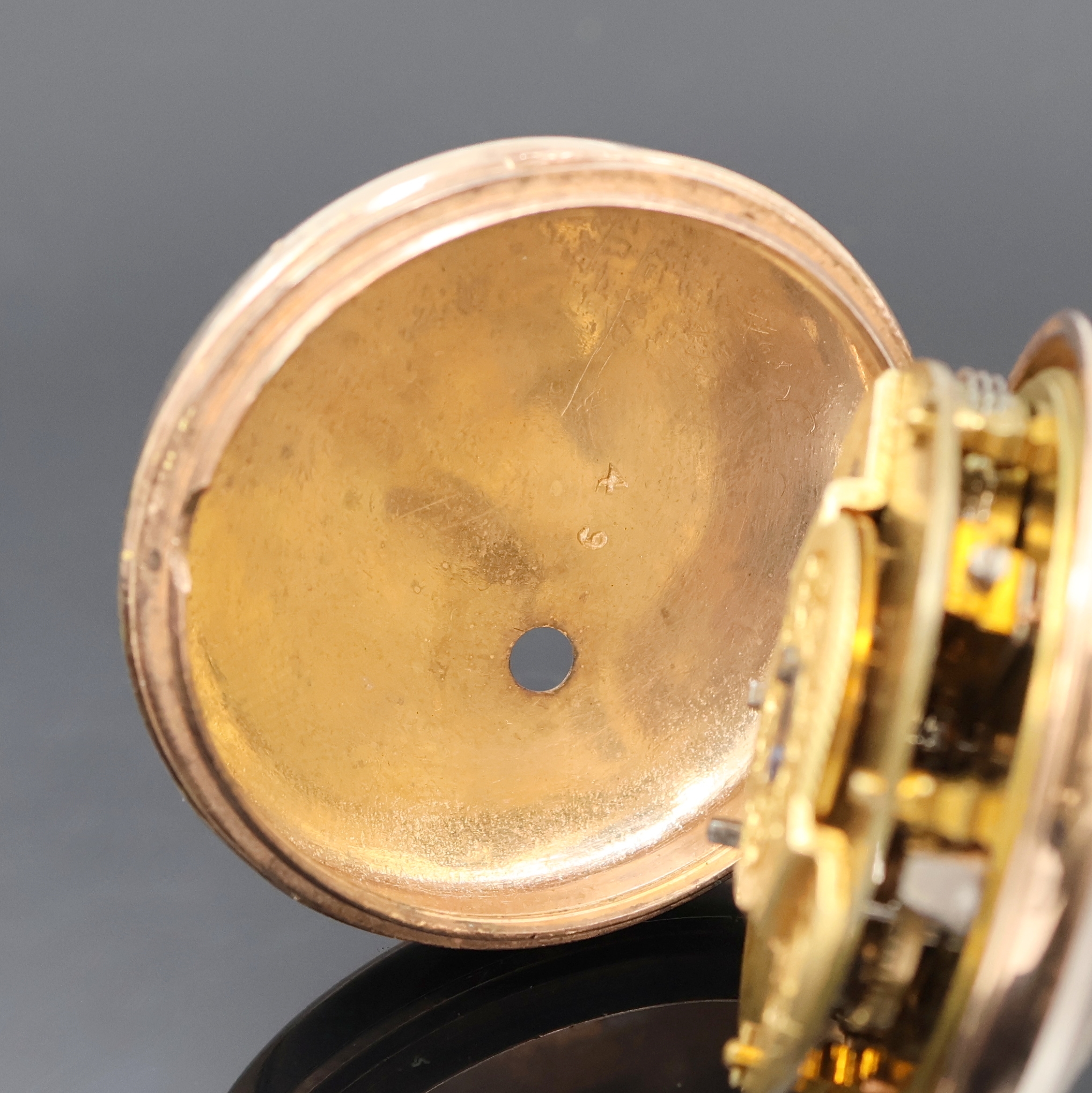 Detail d: PRIOR London vergoldete Spindeltaschenuhr, um 1820, Schlüsselaufzug, glattes Geh., Übergeh. fehlt, Emailzifferbl., röm. Zahlen, verg. Werk m. ...
