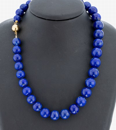 Image Lapislazuli-Collier, Lapislazuli im Verlauf, D. ca. 10.2-13.8 mm, L. ca 46 cm, ...