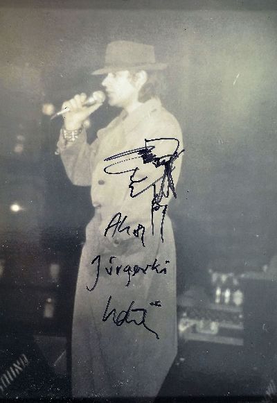 Image Udo Lindenberg, geb. 1946, s/w Foto während eines Auftritts, mit Filzstiftzeichnung ...