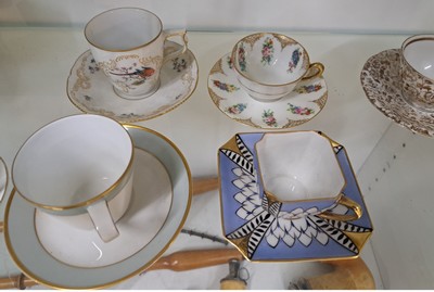 27048048g - Konvolut aus 24 Sammeltassen, u.a. Hutschenreuther, Rosenthal, Kronach, 19./20.Jh., ...