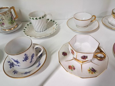27048049h - Konvolut aus 24 Sammeltassen, u.a Limoges, Haviland, 19./20.Jh., Porzellan, verschiedene ...