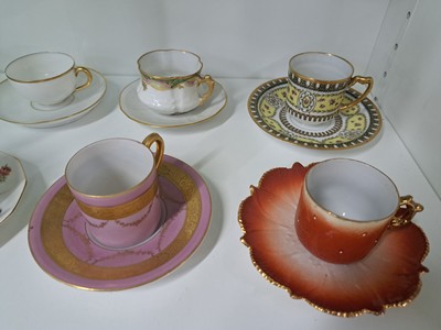 27048049i - Konvolut aus 24 Sammeltassen, u.a Limoges, Haviland, 19./20.Jh., Porzellan, verschiedene ...