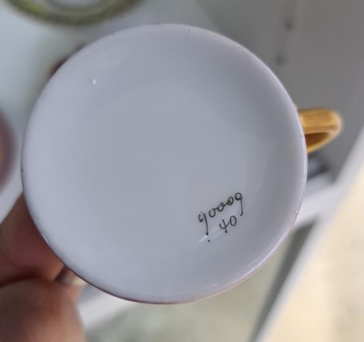 27048049j - Konvolut aus 24 Sammeltassen, u.a Limoges, Haviland, 19./20.Jh., Porzellan, verschiedene ...