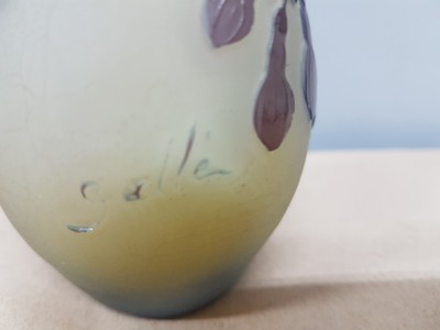 27048093e - Ziervase ´Clematis´, Galle, Nancy, 1. Viertel 20.Jh., farbloses Glas, violetter und ...