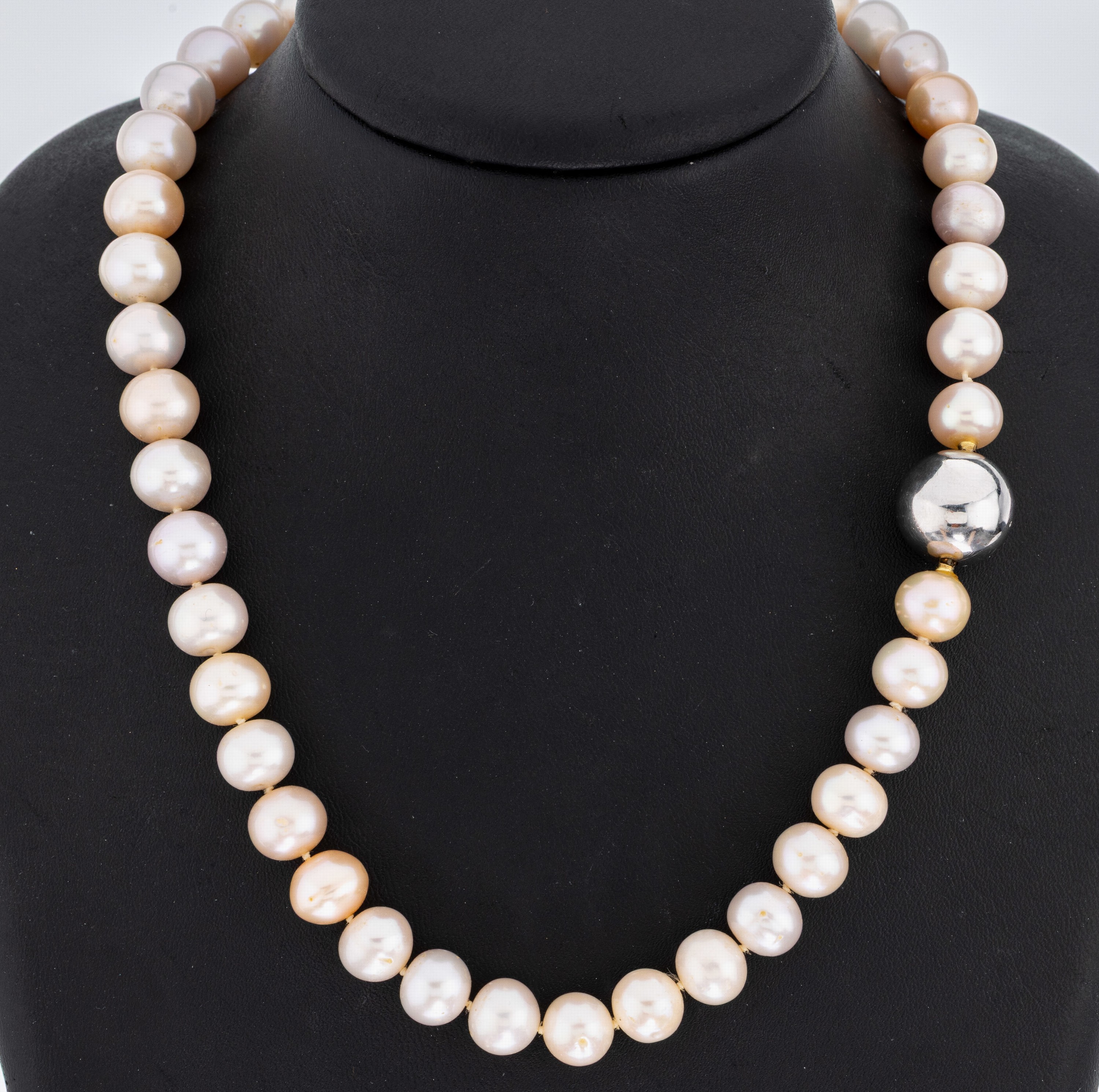 Image 27048115 - Perl-Collier mit 18 kt Gold Schließe, WG 750/000, unrunde l. rosefarb. ...