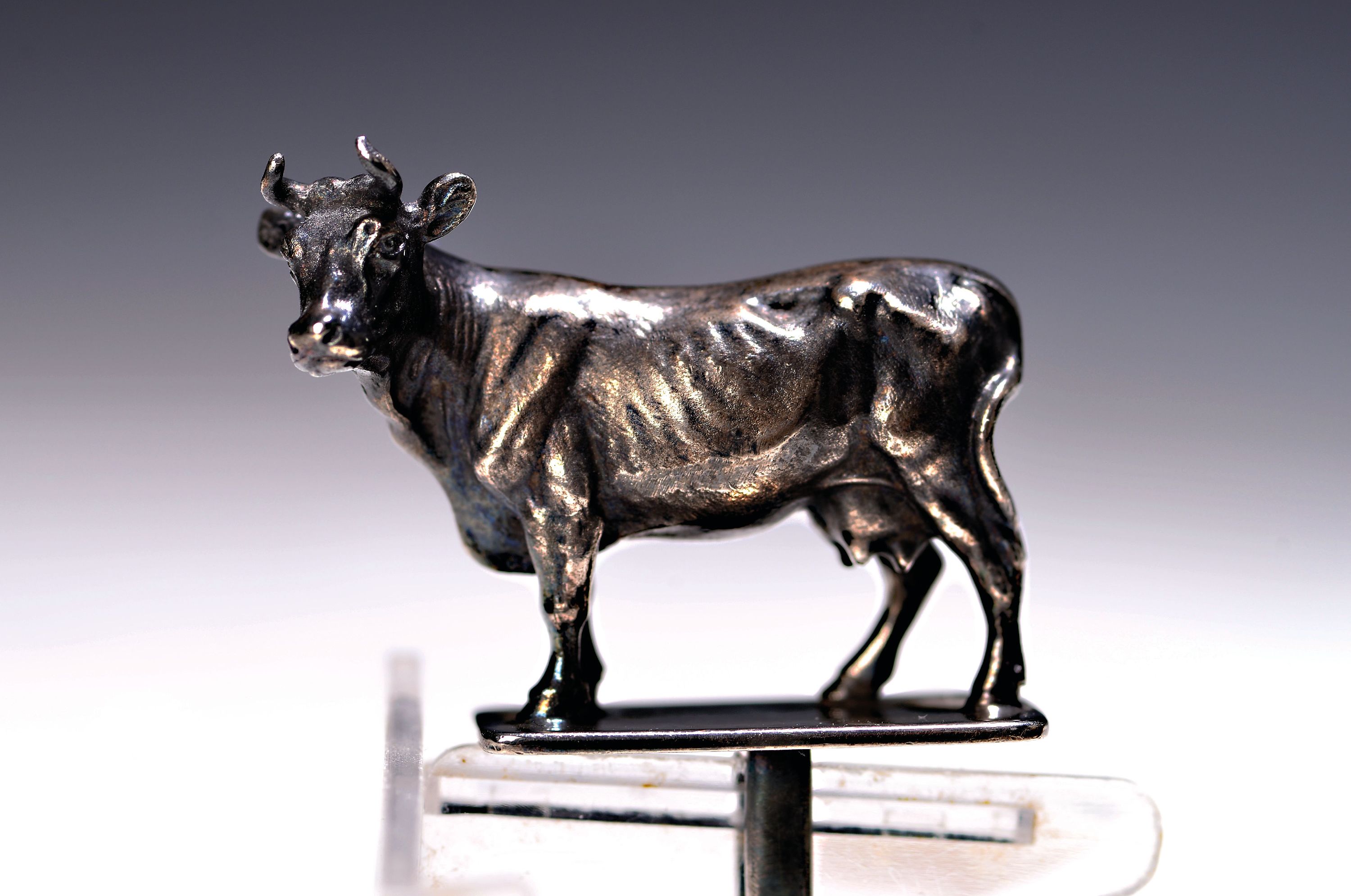 Image 27048116 - So-called butter cow made of silver, Koch & Bergfeld, Bremen, 1960/70s, 925 silver, fully ...
