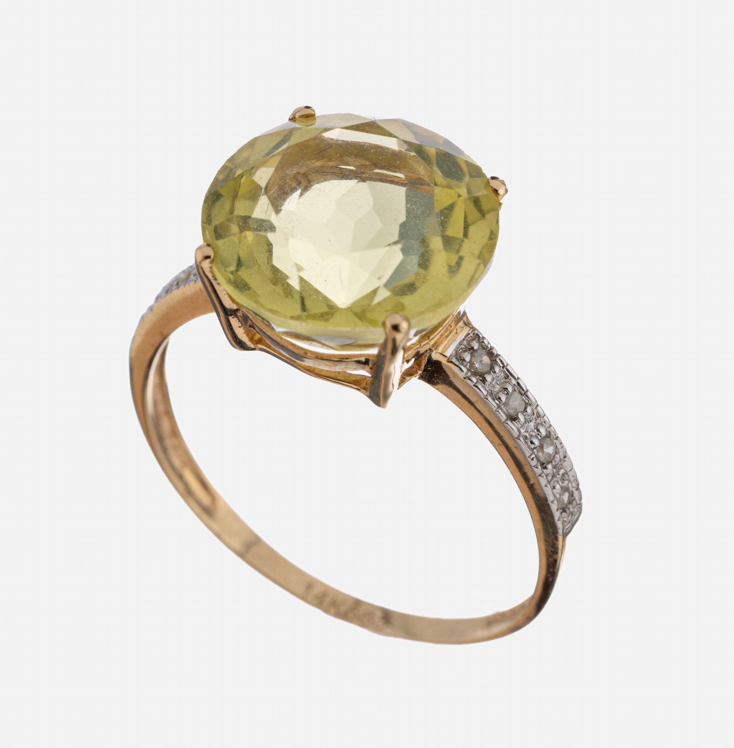 14 kt Gold Lemoncitrin-Diamant-Ring, WG 585/000, rundfacett. Lemoncitrin (beh.) 3.20 ct, 8 8/8-Diamanten zus. ca. 0.04 ct Weiß-get./p, ca. 2.2 g, ...