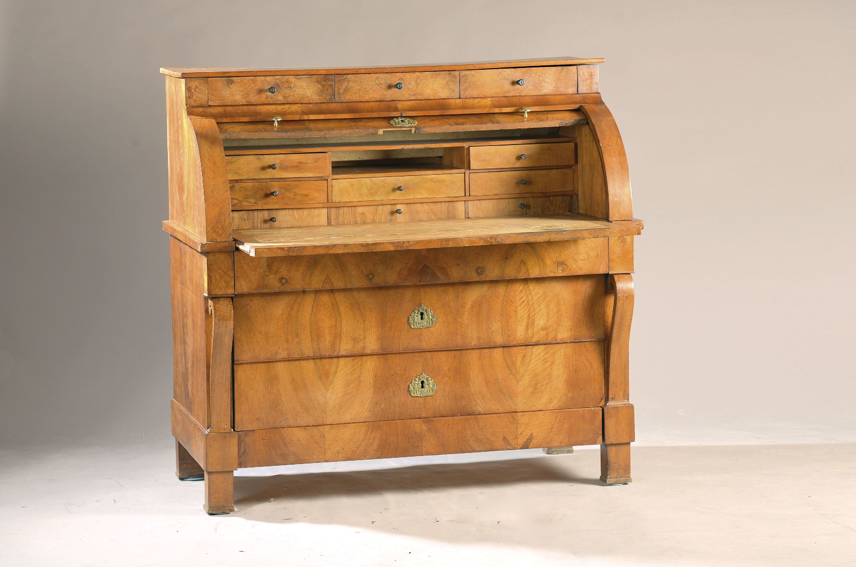 Image 27048159 - Roll office, 19th century, walnut veneer, pull-out writing board behind roll flap with ...