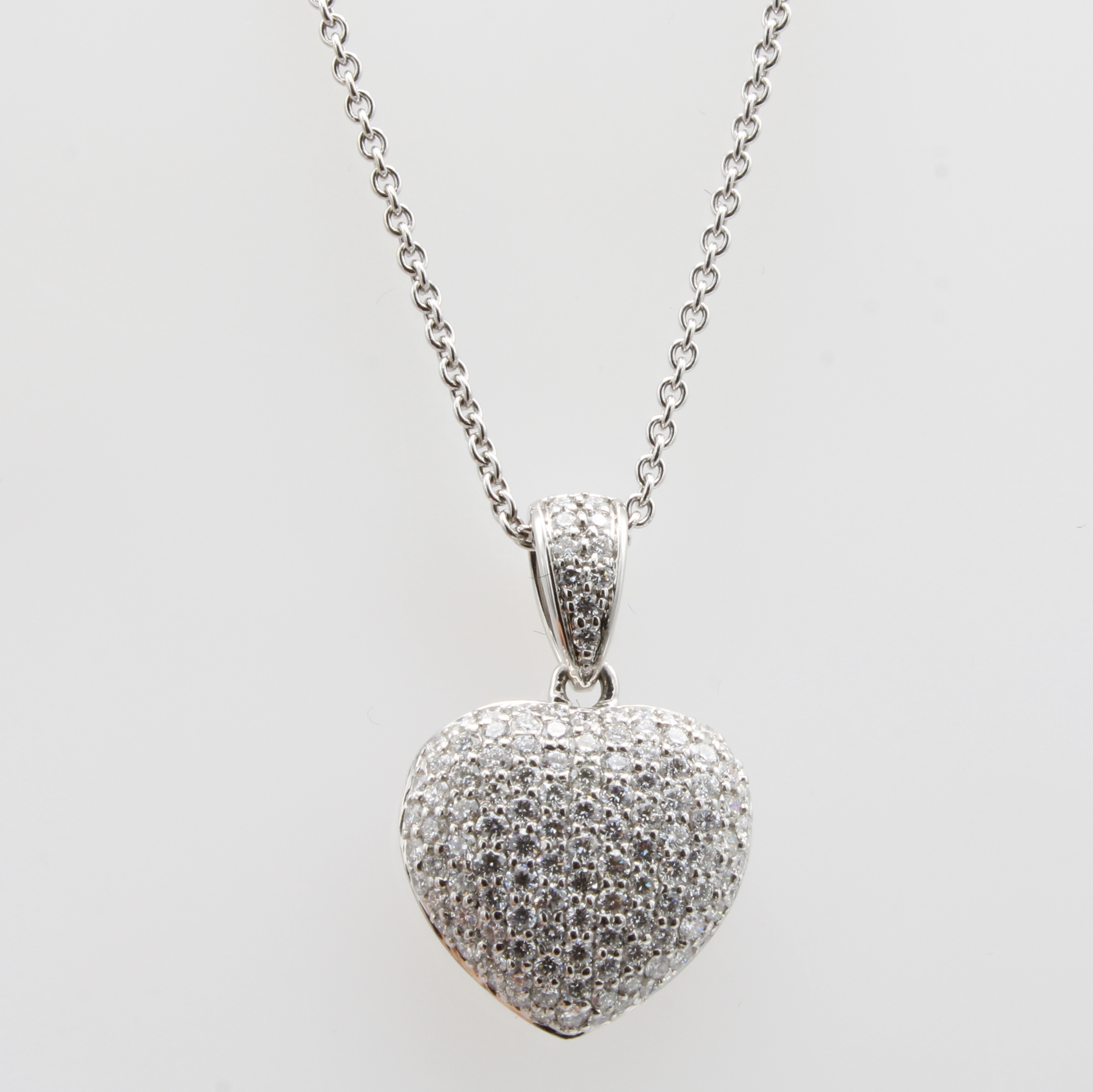 Image 27048203 - Anhänger ´Herz´ an Kette, GG 590/000, Brill.zus. ca. 0.92 ct Weiß/si, L. ca. 42 cm ...