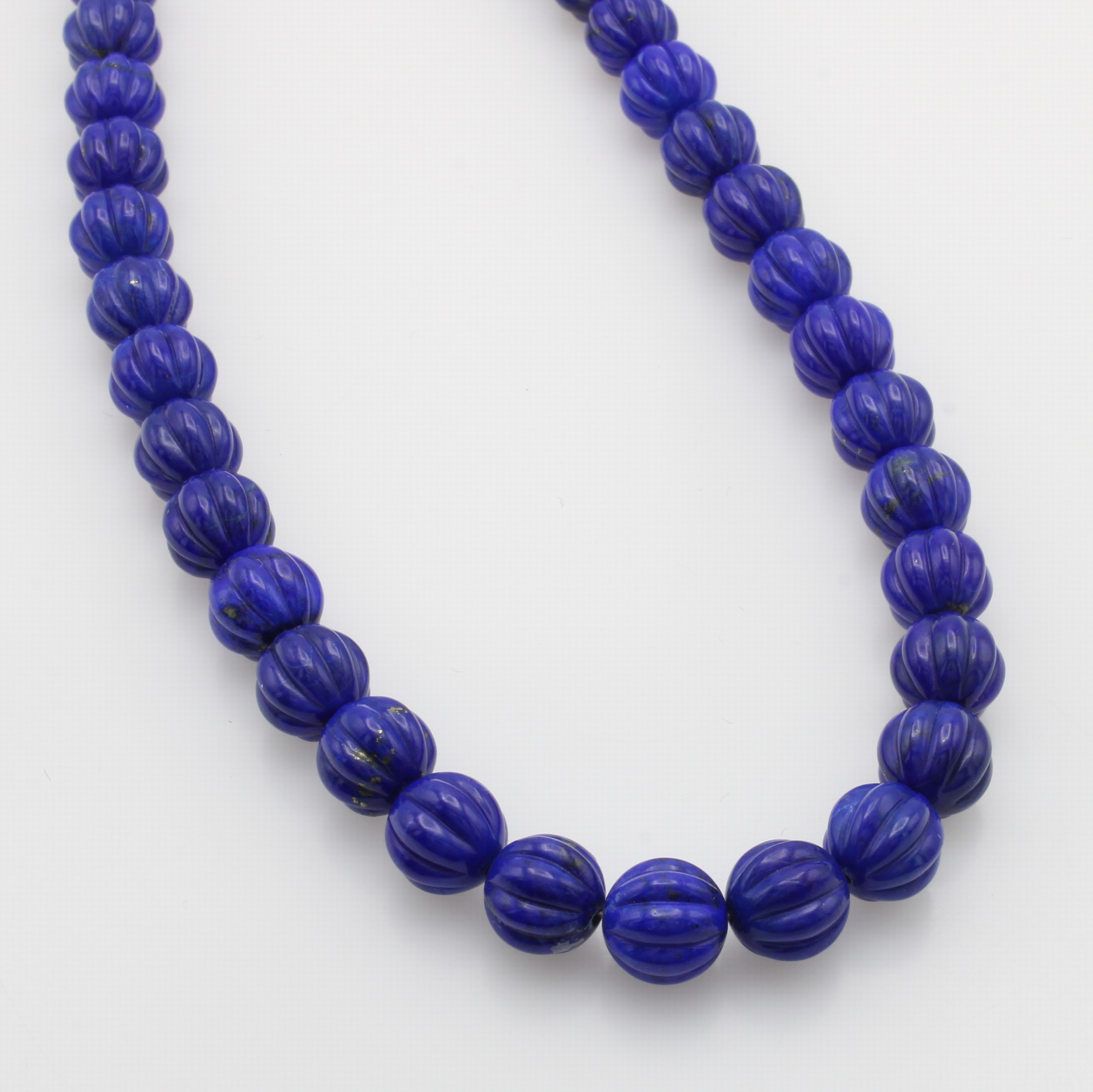 Image 27048424 - Lapislazulikette, Karabinerschl., Kugeln gerieft, D. ca. 10 mm, L. ca. 42 cm ...