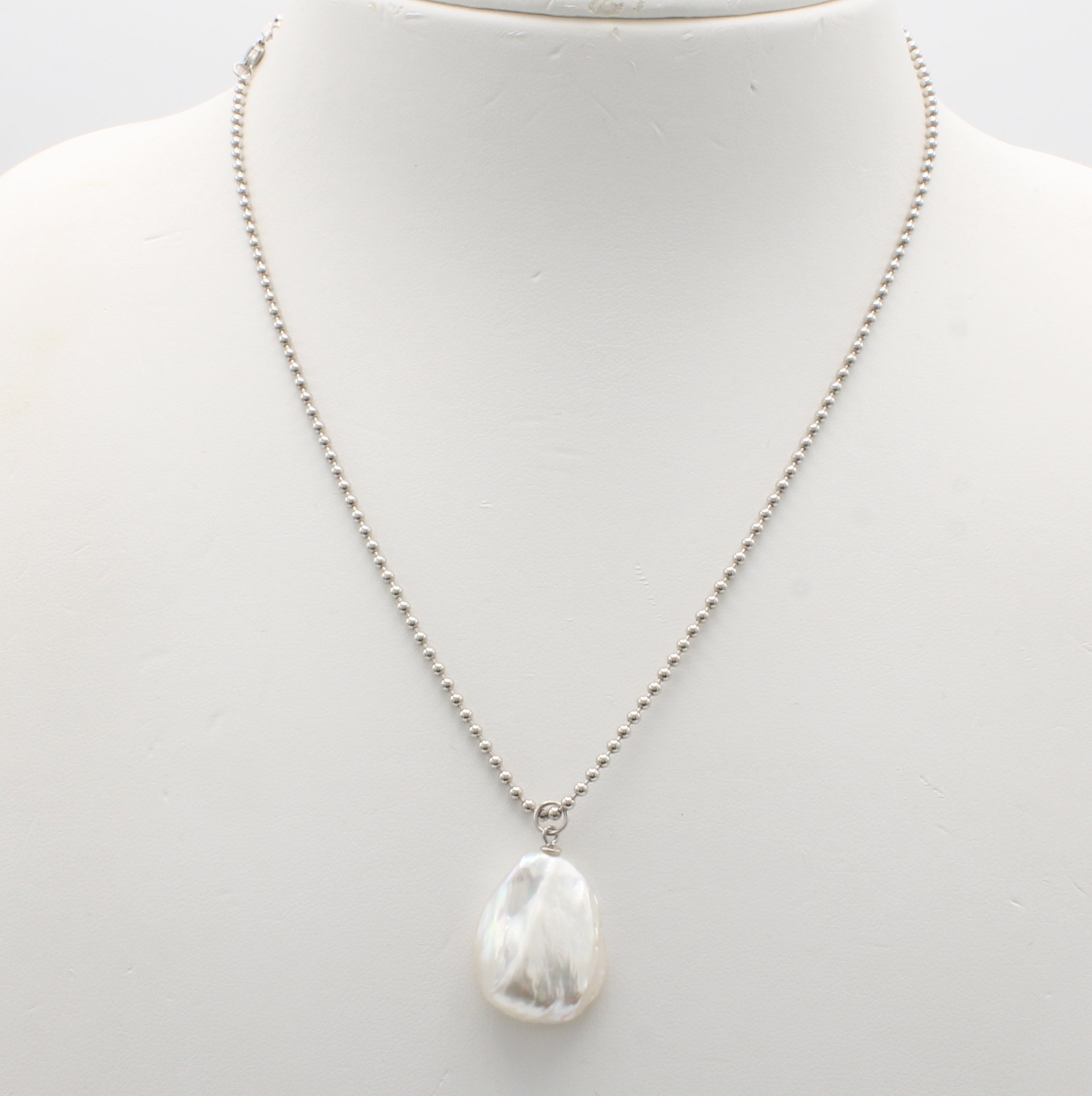 Image 27048426 - Anhänger mit Süßwasserzuchtperle an Kugelkette, 925er Silber, barocke Perle ca. 16-17 ...