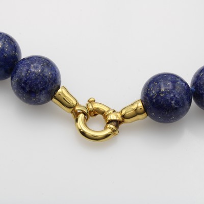 27048429a - Lapislazulikette, Federringschl. Silber verg., Kugeld. ca. 18 mm, L. ca. 45 cm ...