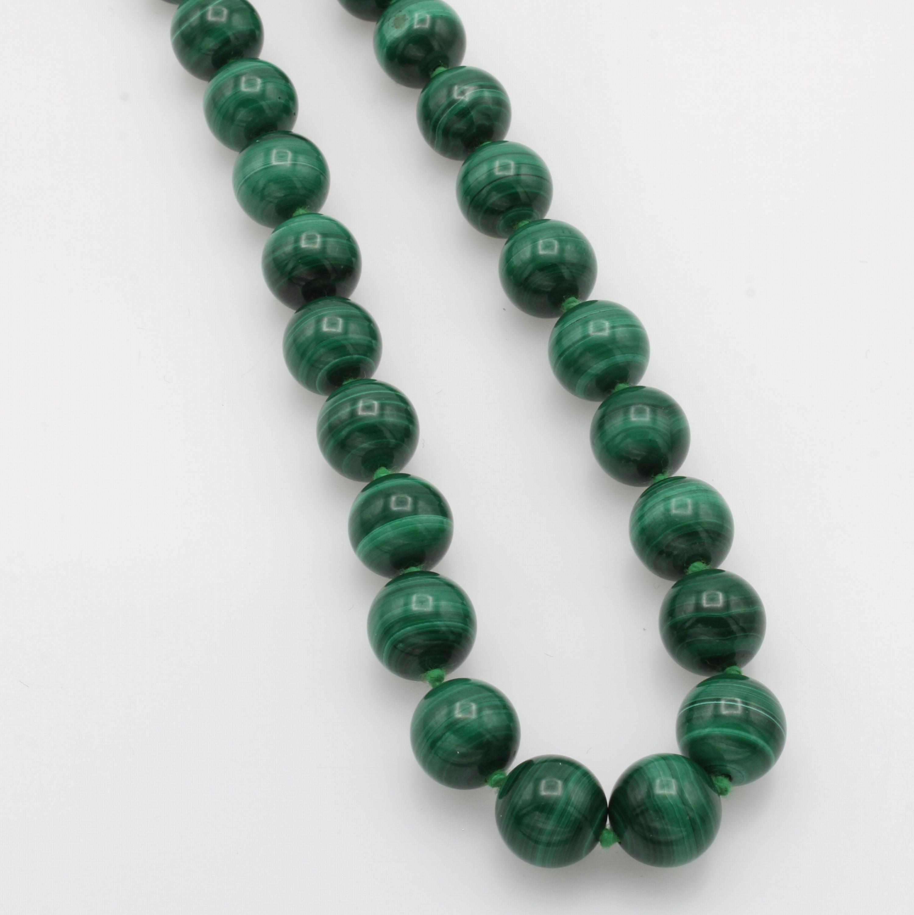 Image 27048547 - Malachitkette, Karabinerschl., Kugeld. ca. 12 mm, L. ca. 45 cm