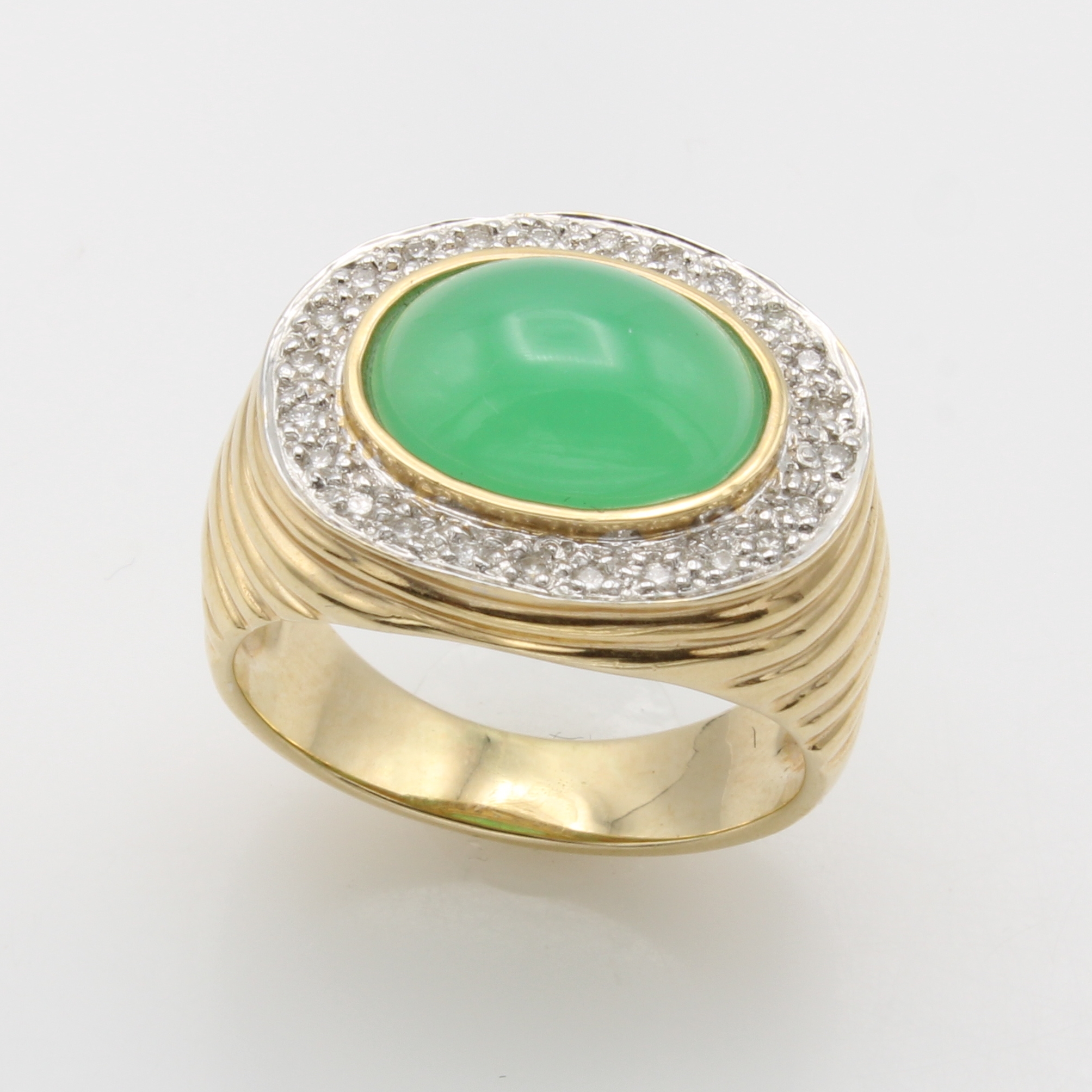 Image 27048553 - Ring mit Chrysopras und Brillanten, GG 585/ 000, ovaler Chrysopras, Maße ca. 12x9 mm, ...