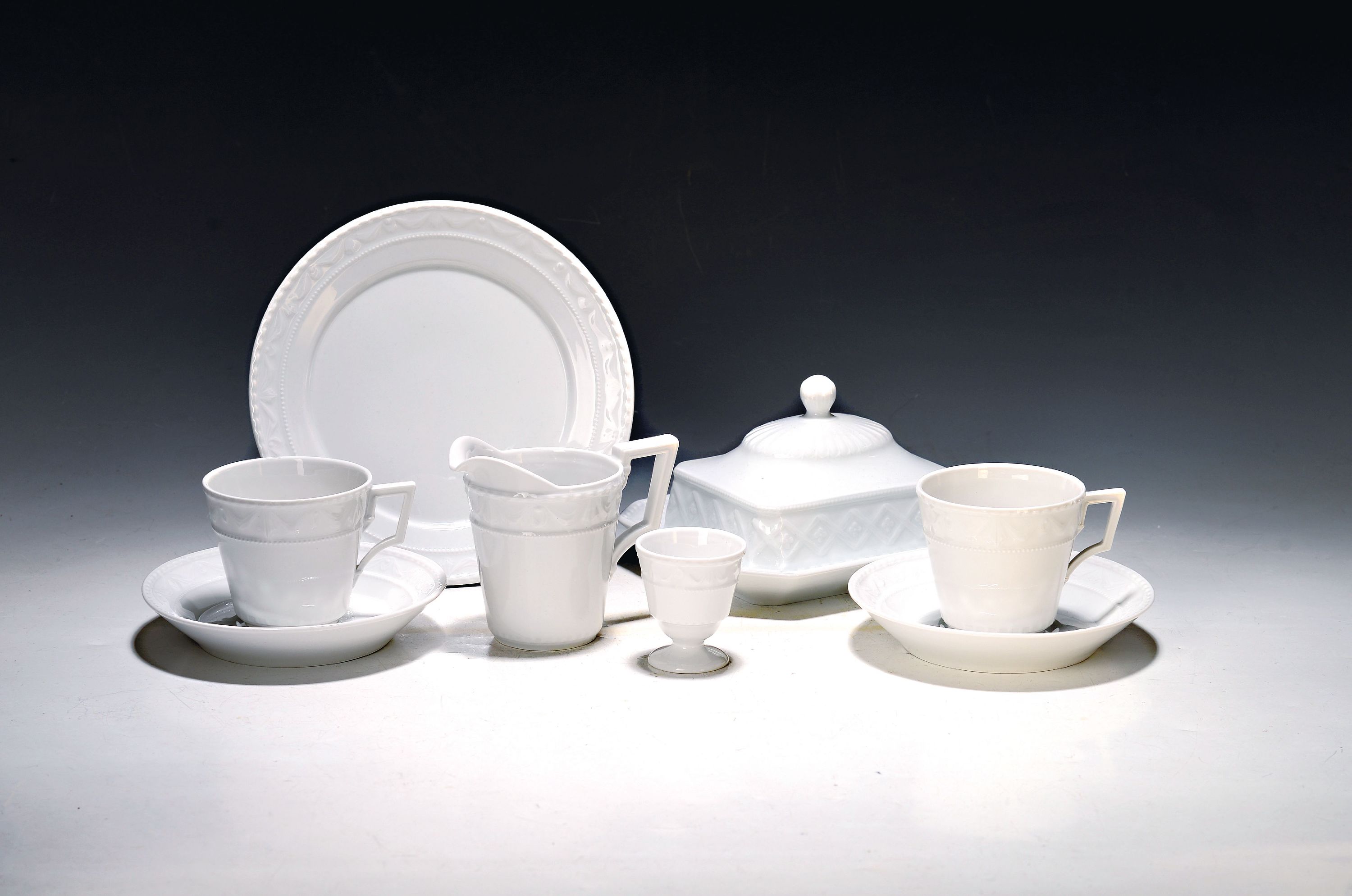 Image 27048612 - Frühstückservice Kurland, KPM Berlin, ausgehendes 20.Jh., Weißporzellan, Reliefzier, ...